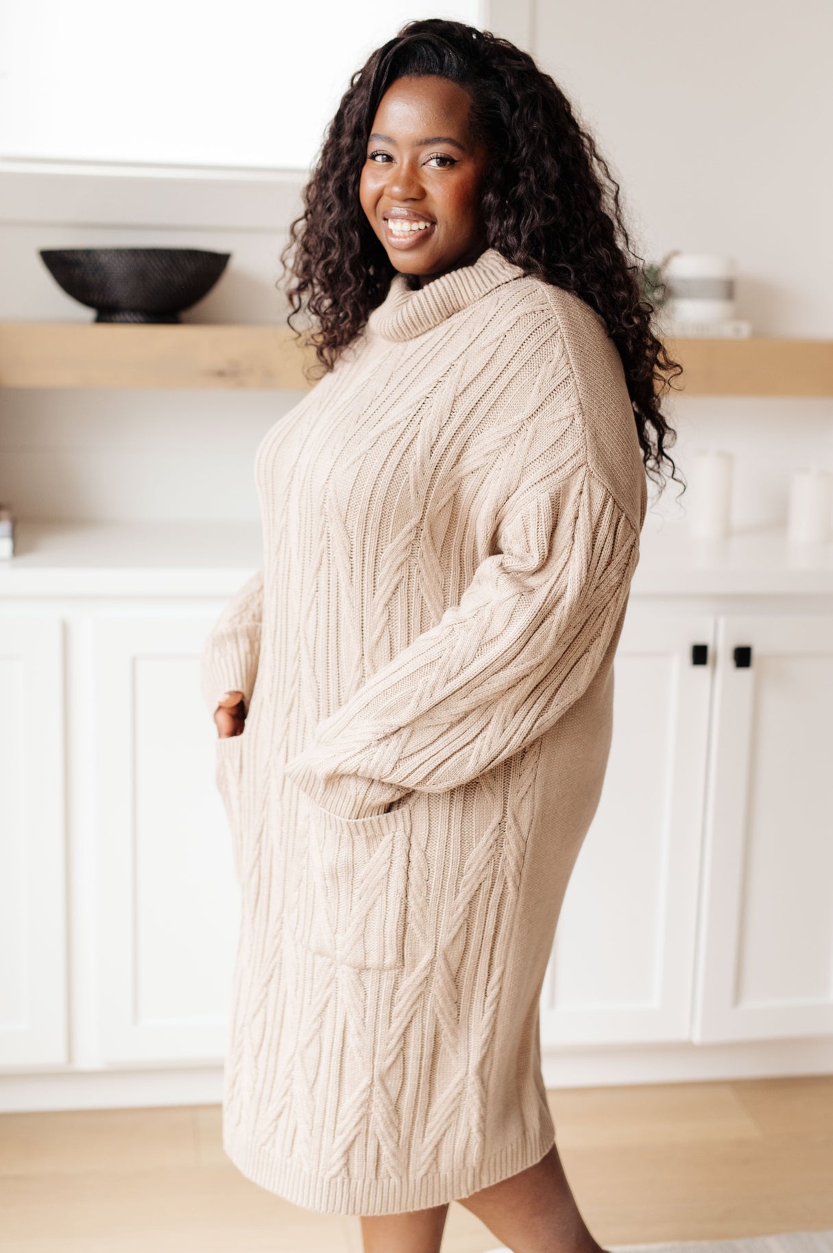 Vestido suéter de cuello alto Bundled Beauty