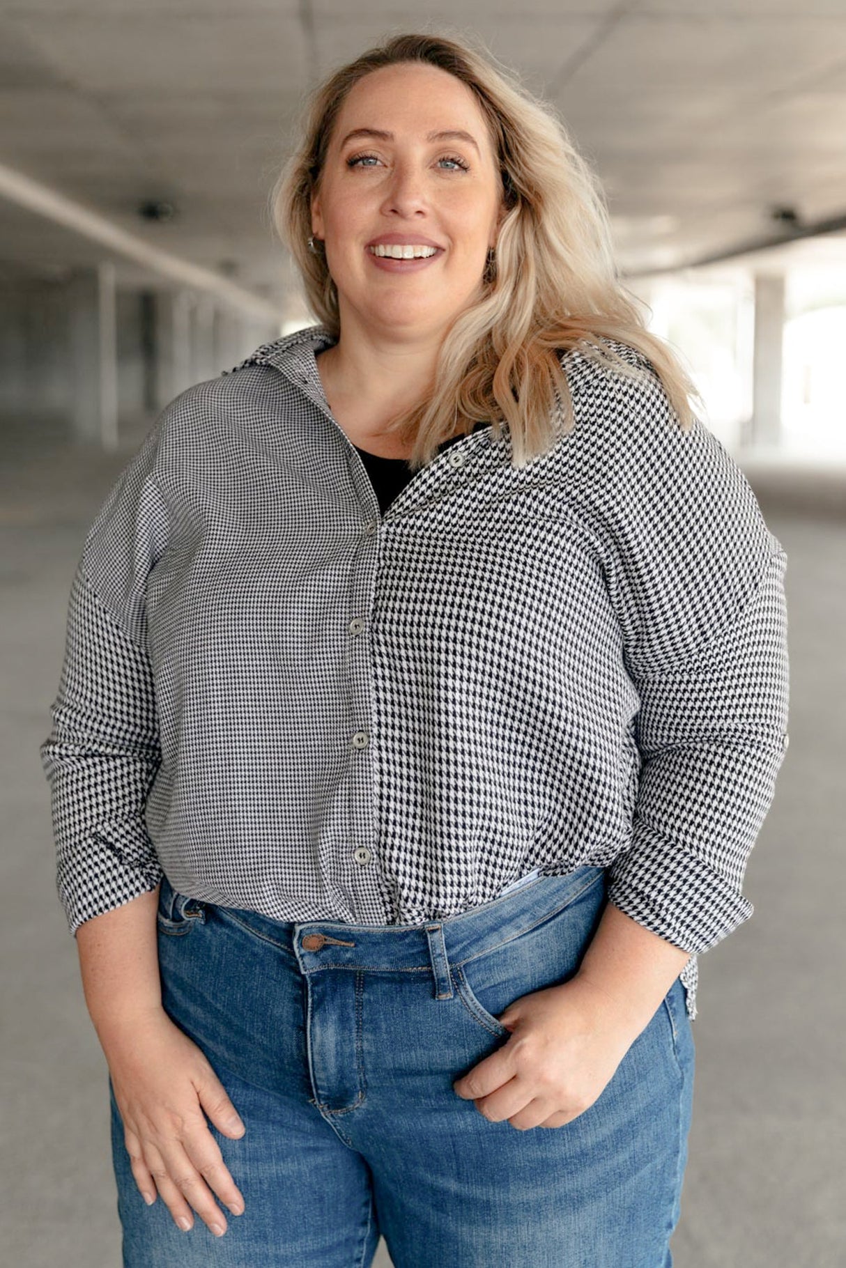 Blusa abotonada con estampado pata de gallo mixto