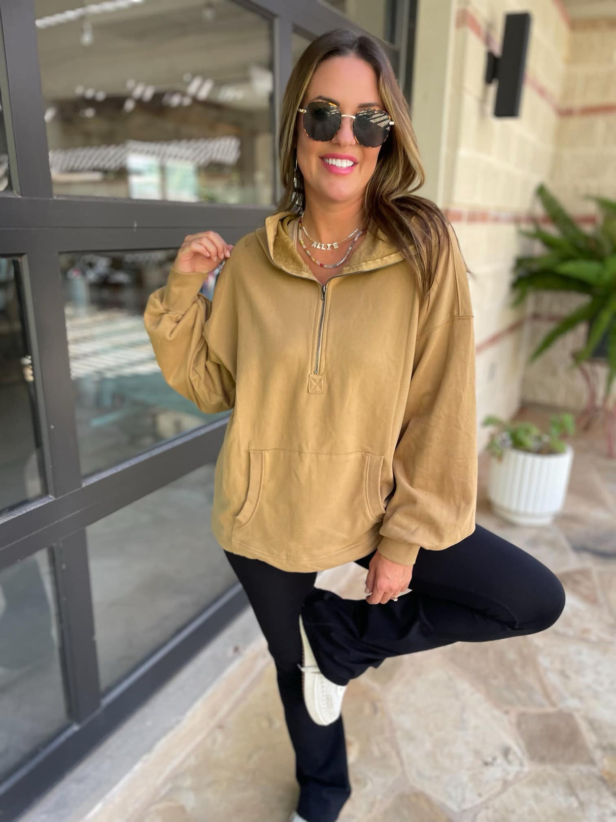 Sudadera con capucha y media cremallera Hendrick en nueve colores