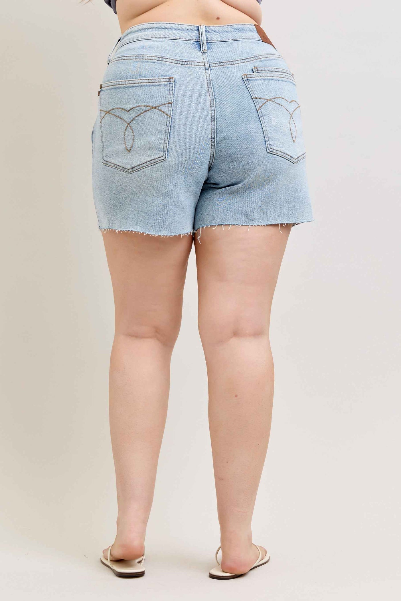 Evelyn Mid Rise Rigid Magic Dad Shorts