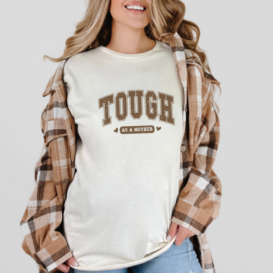Camiseta gráfica "Dura como una madre"
