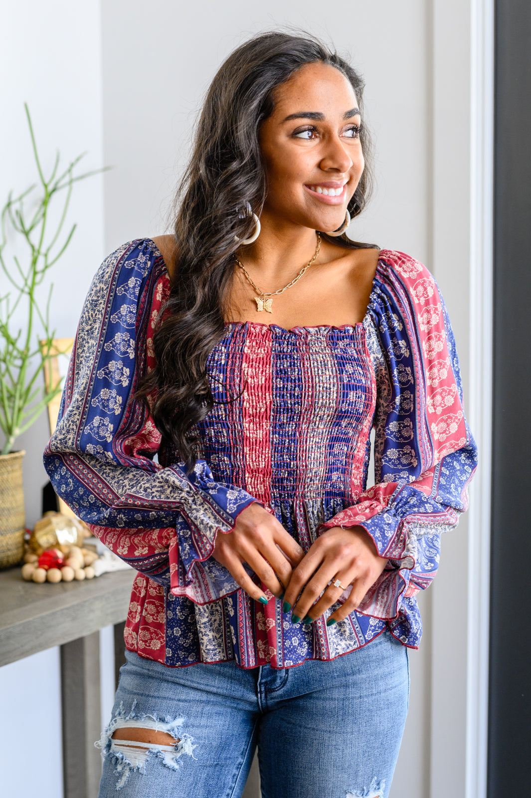 Blusa de manga larga con fruncido para el té de la tarde