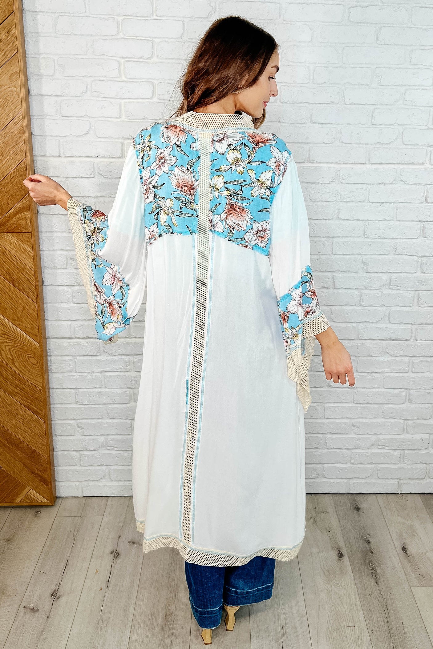 Cárdigan alto bajo con frente abierto y siempre fluido