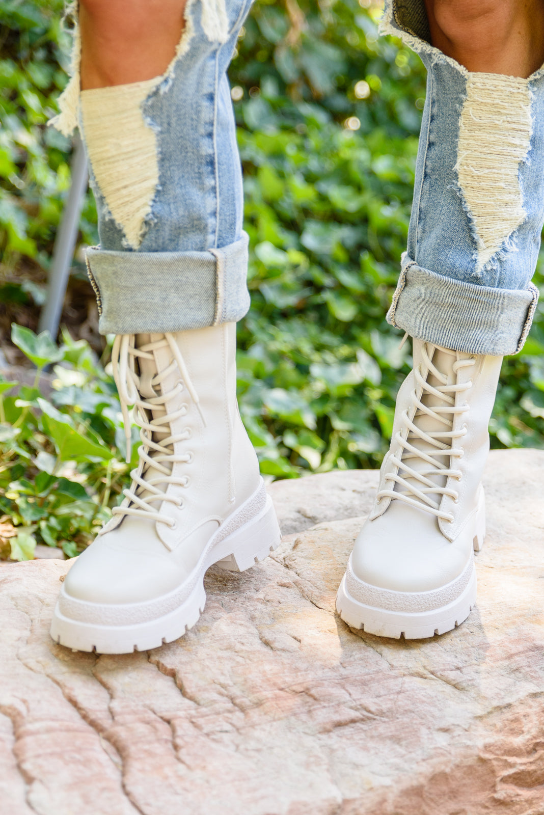 Botas militares con aire otoñal
