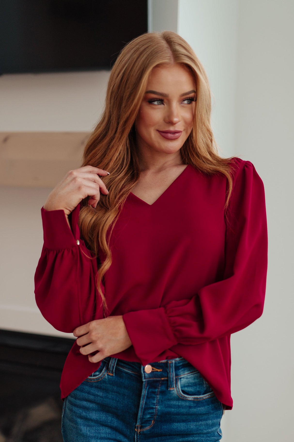 Blusa con cuello en V "De vuelta al negocio"