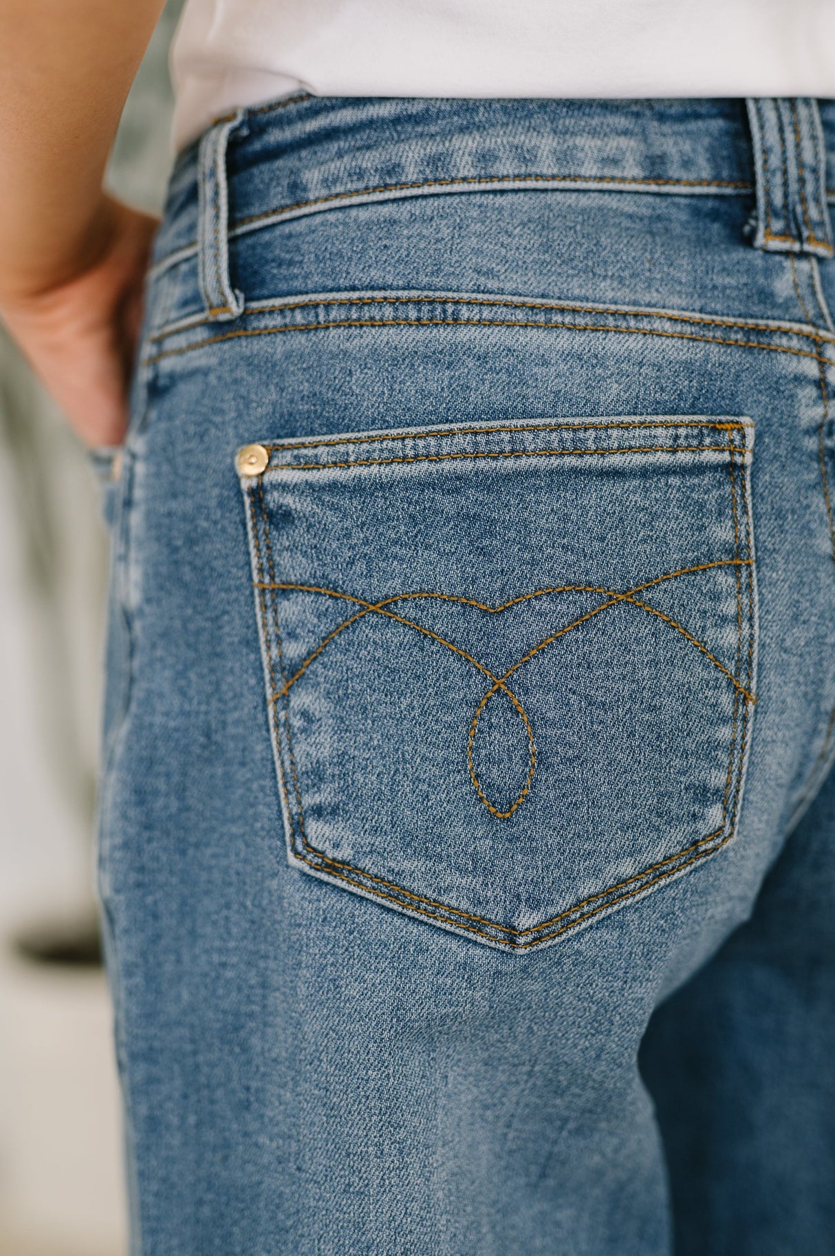 Bella High Waist Soft Barrel Stitch Thru Pocket