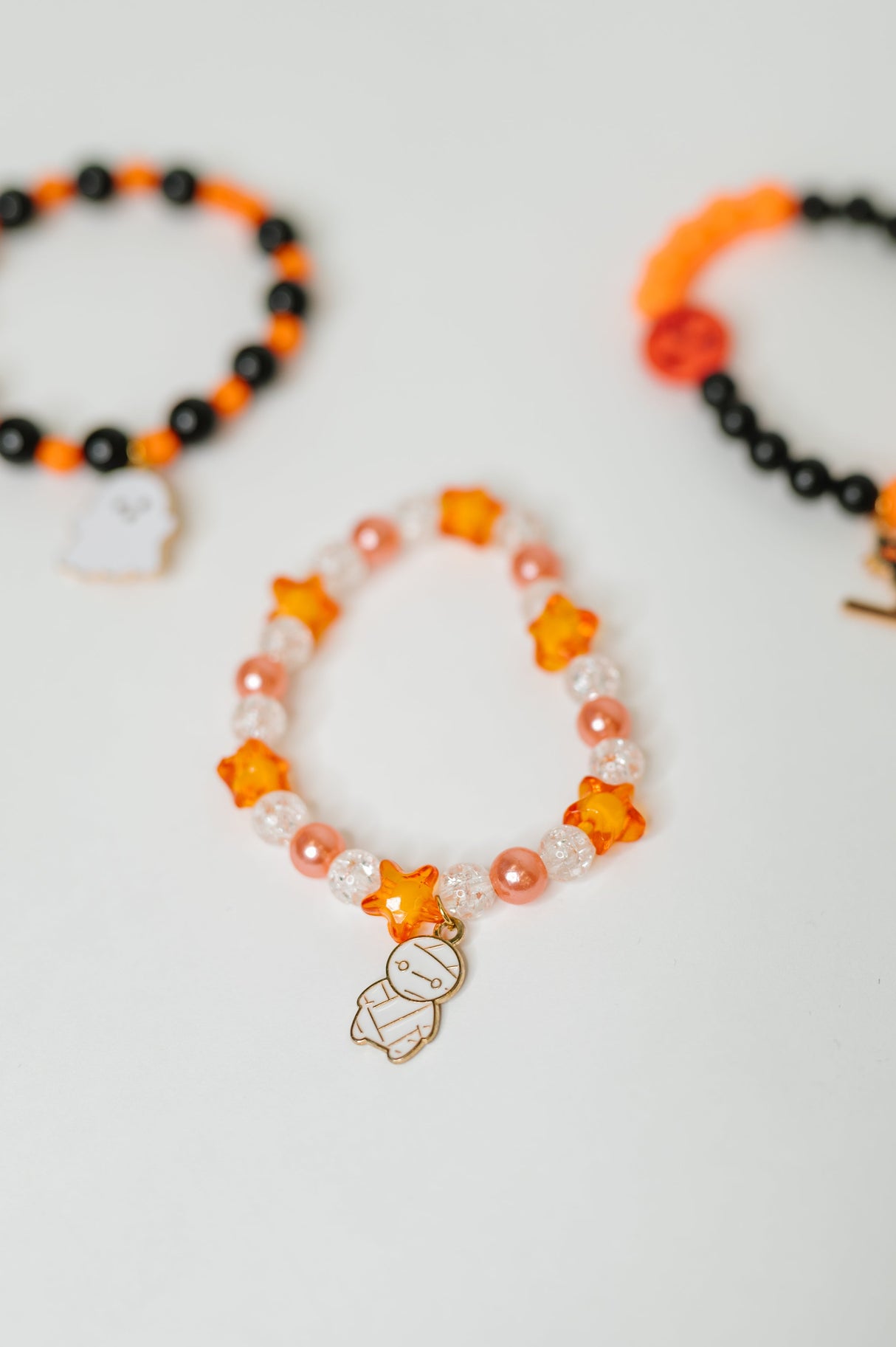 Pulsera elástica de cuentas Boo Crew Stack