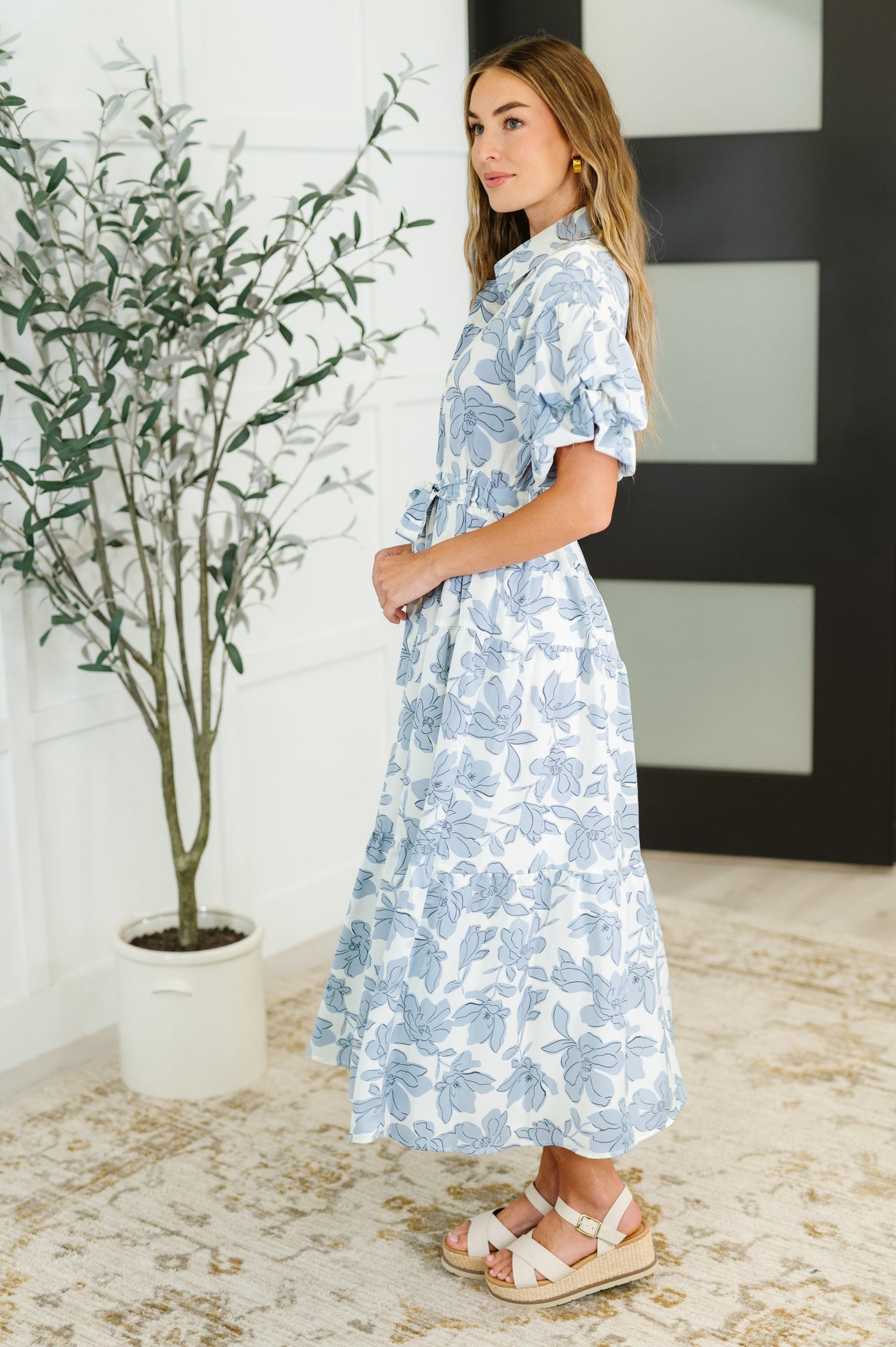 Vestido con cuello abotonado de Budding Romance