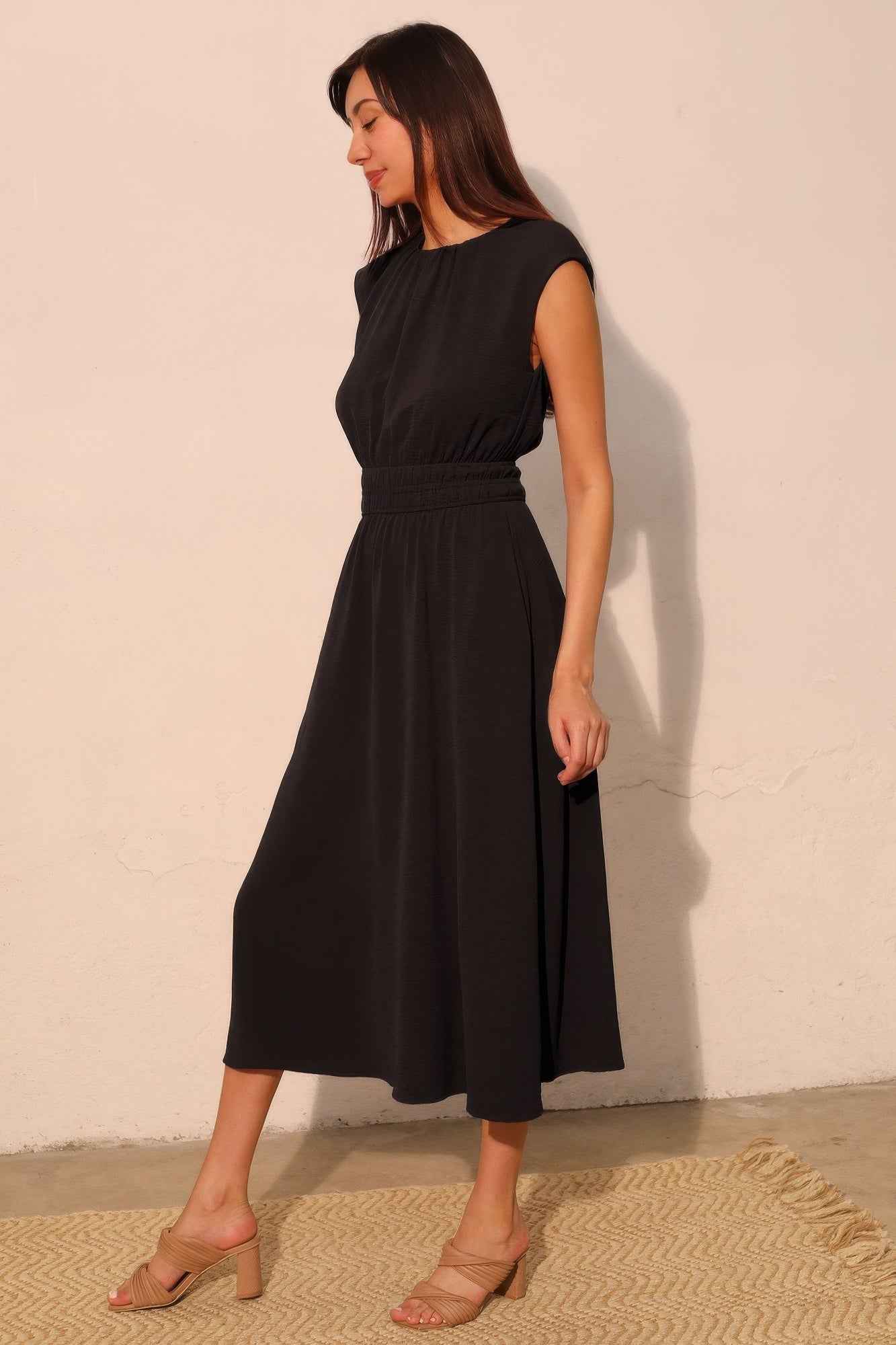 Matte Crepe Ruched Elastic Midi Dress