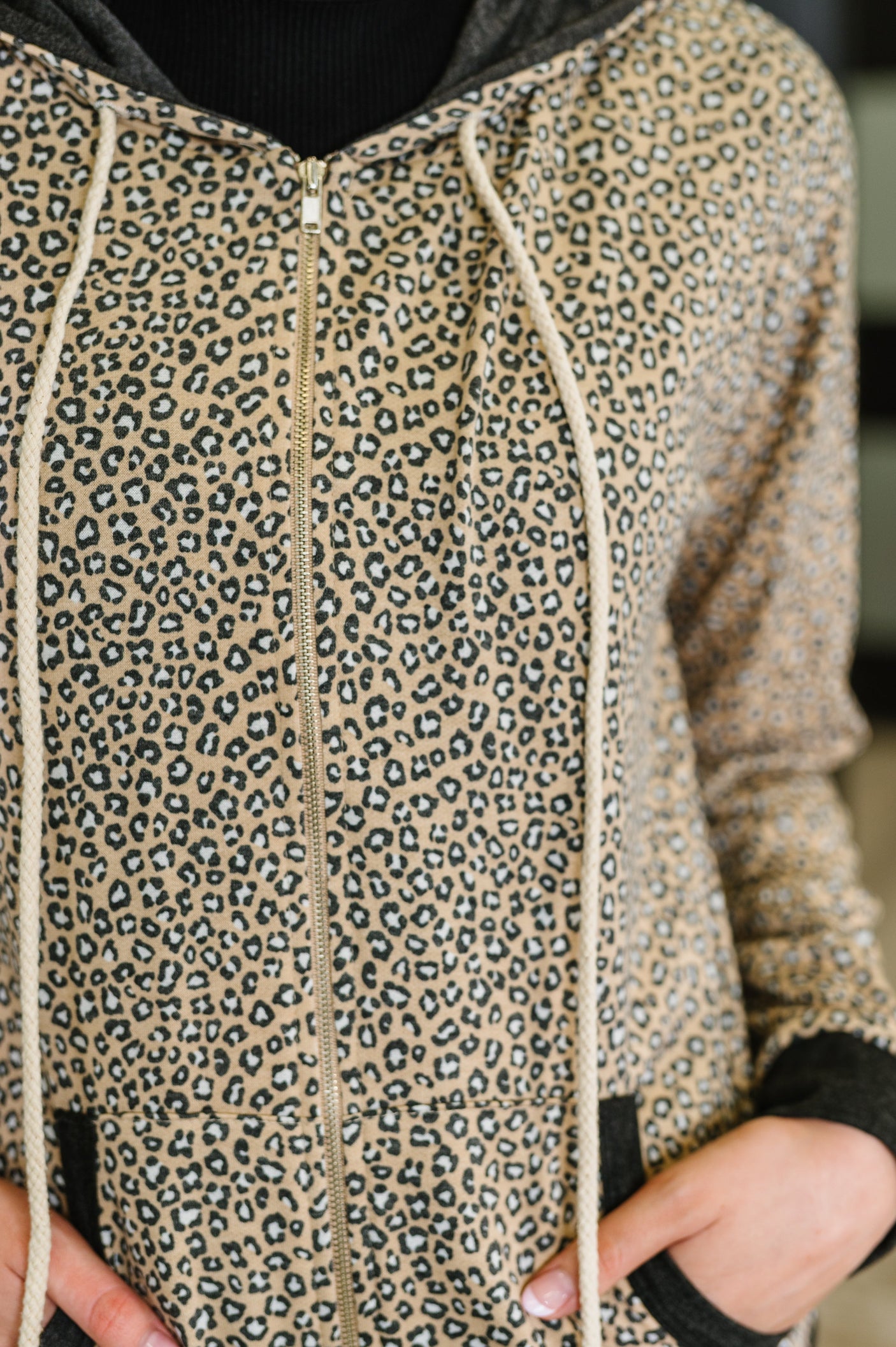 Chaqueta con cremallera y ribete en contraste Call of the Wild