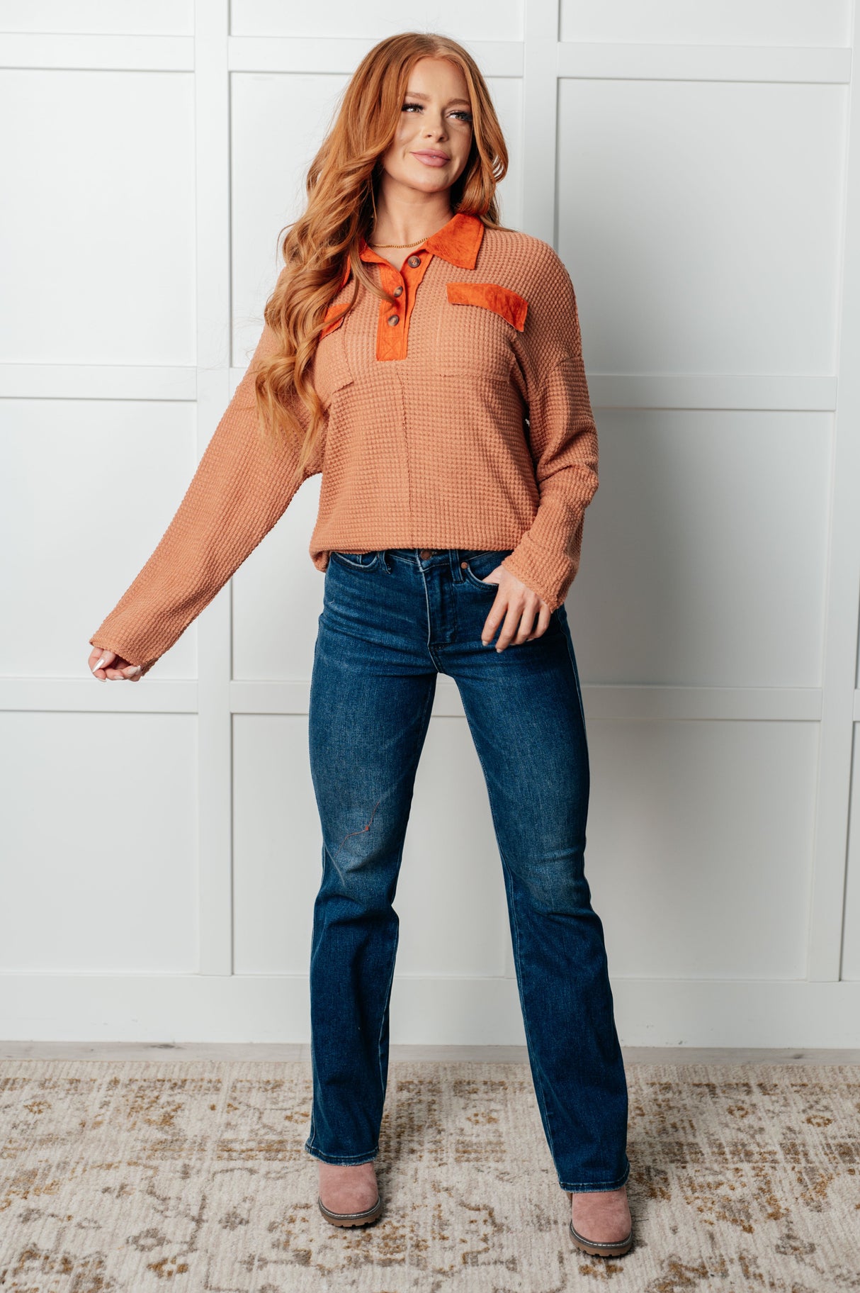 No me imagino por qué esta blusa de punto gofre con ribete en contraste