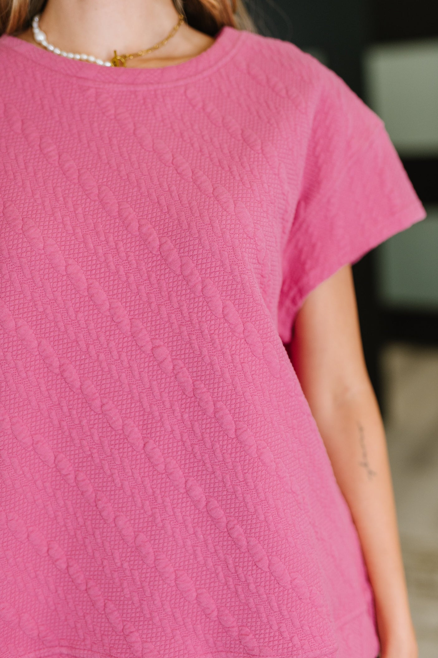 Top con hombros caídos en color magenta Can't Quit You