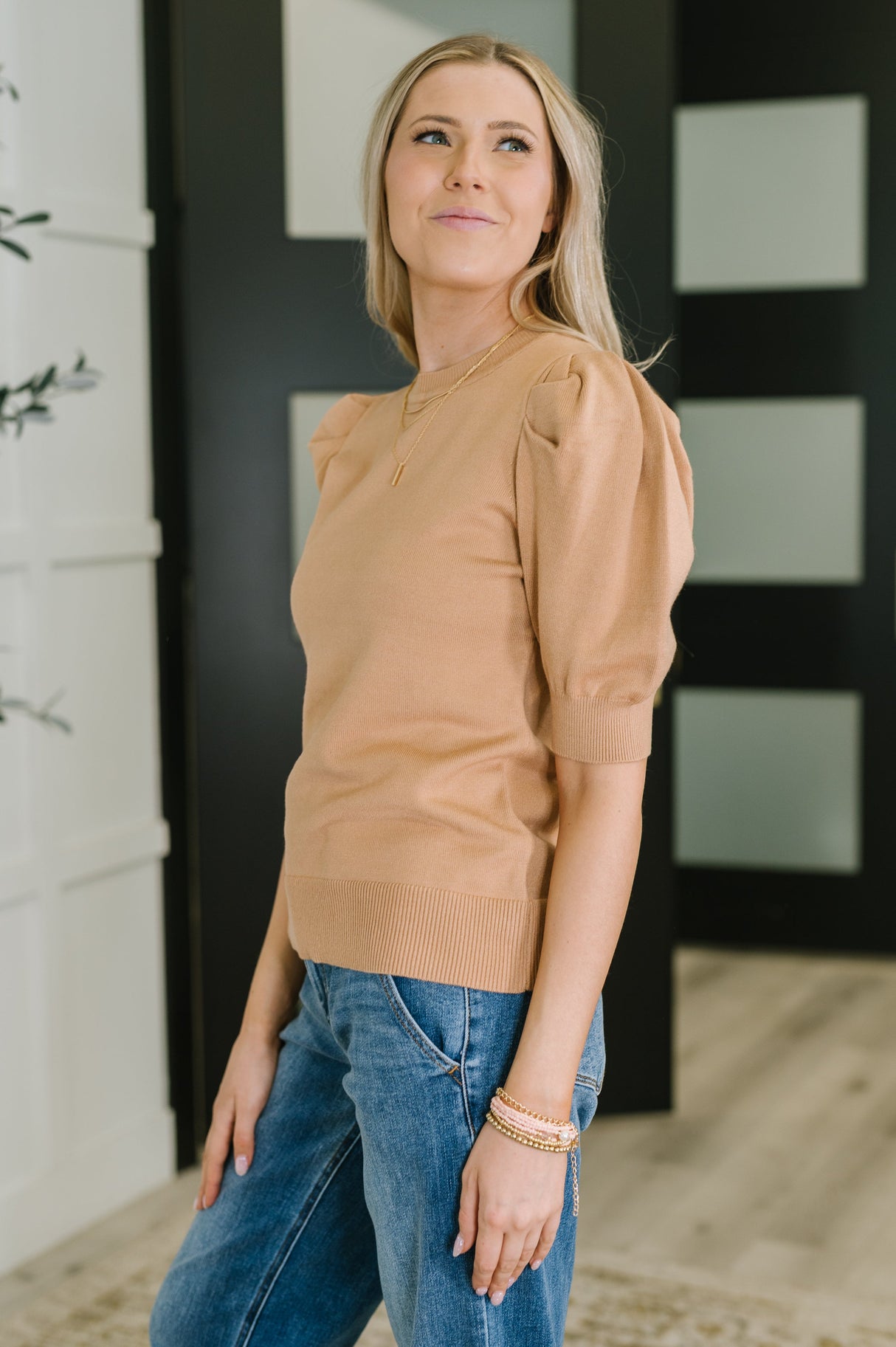 Blusa de manga abullonada de estilo casual y elegante en color cepillado