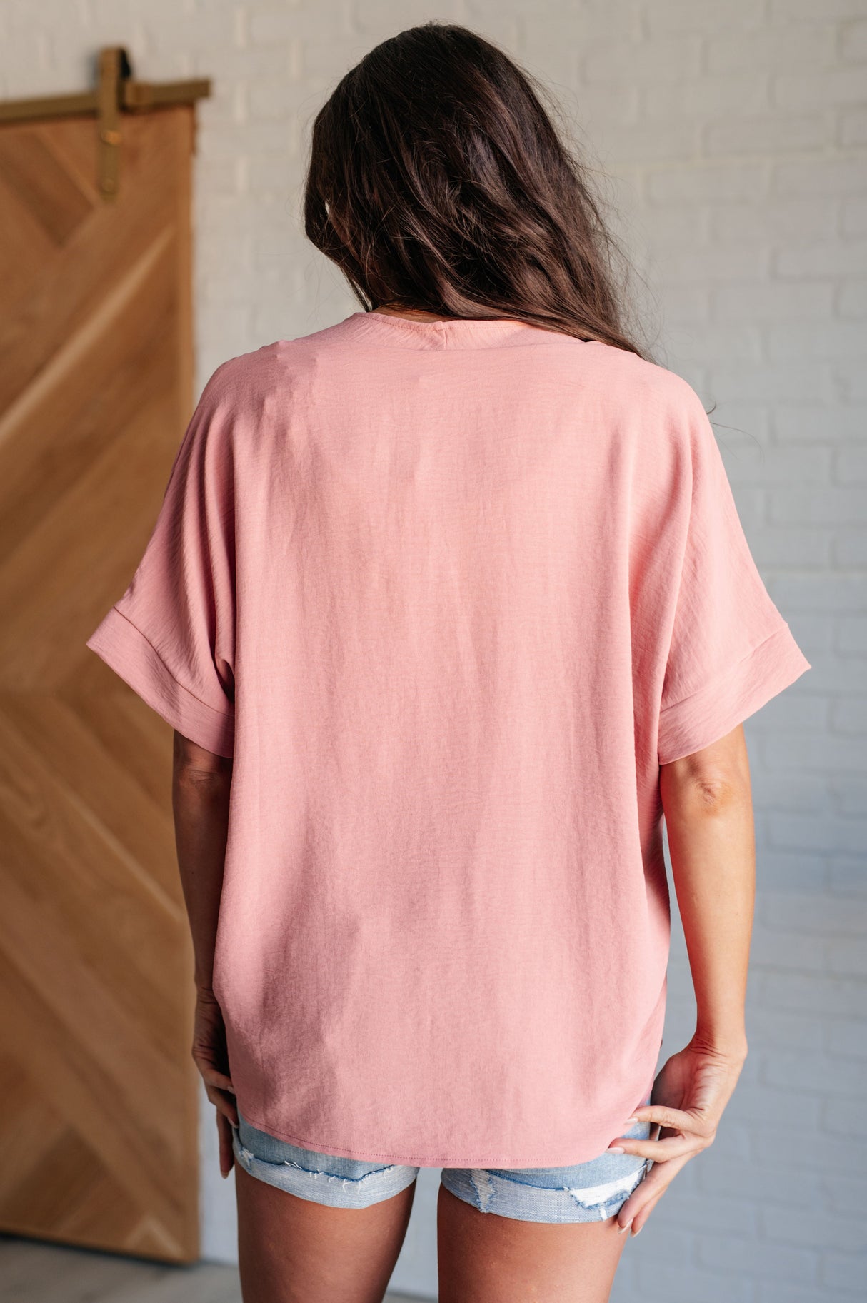 Contrariamente a la creencia popular, blusa con cuello en V