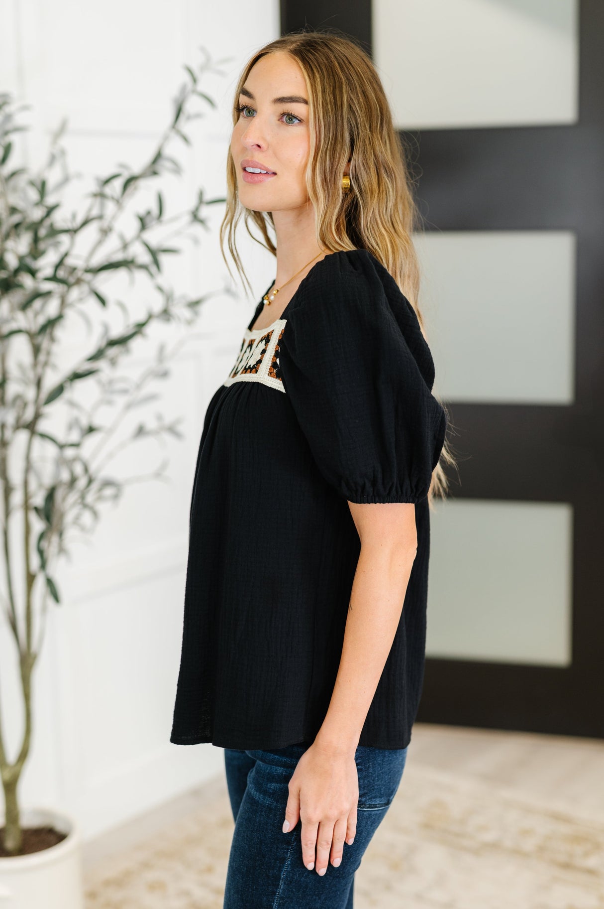 Top con detalles de crochet para Craft Night