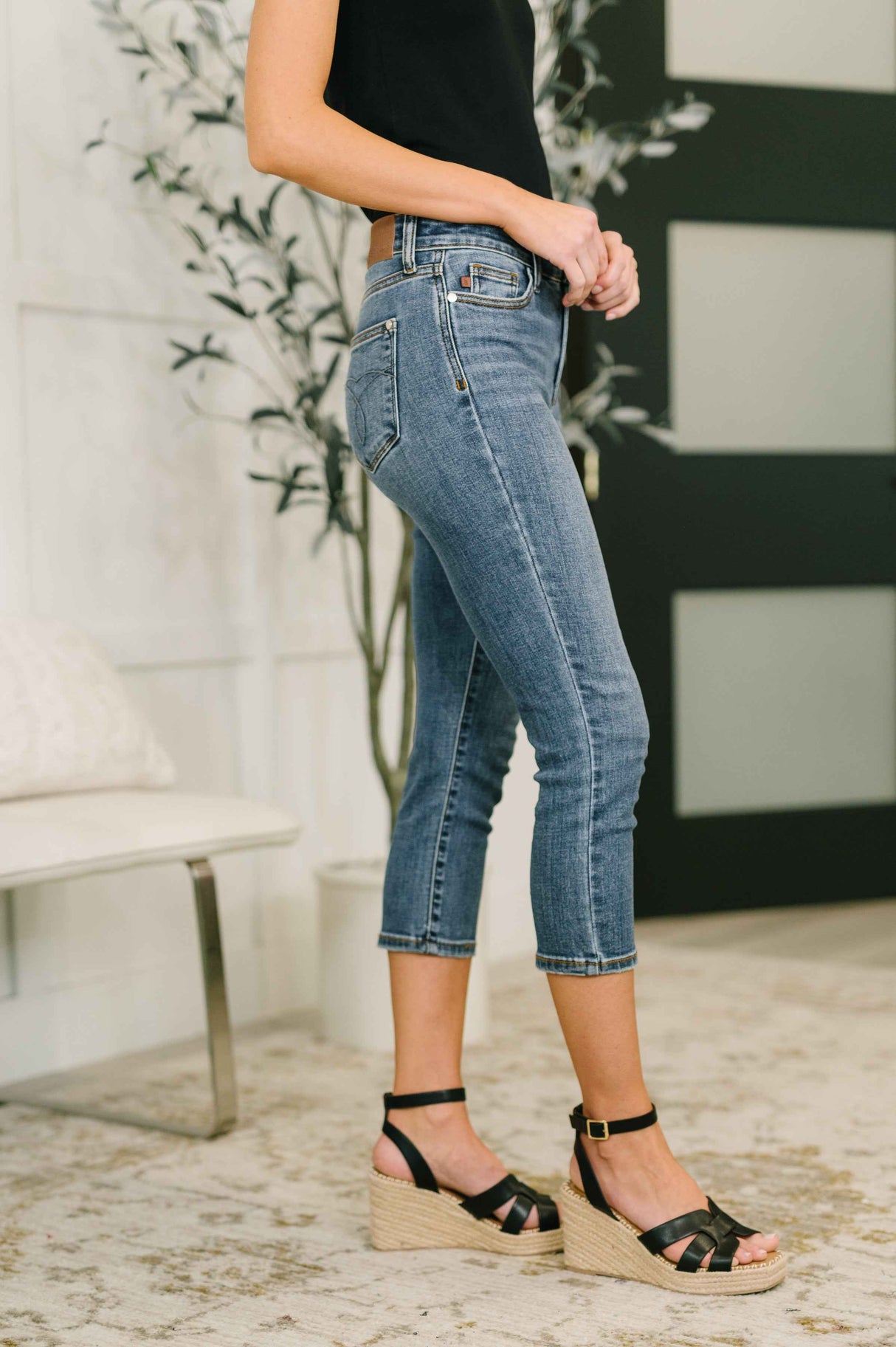 Deborah Mid Rise Capri
