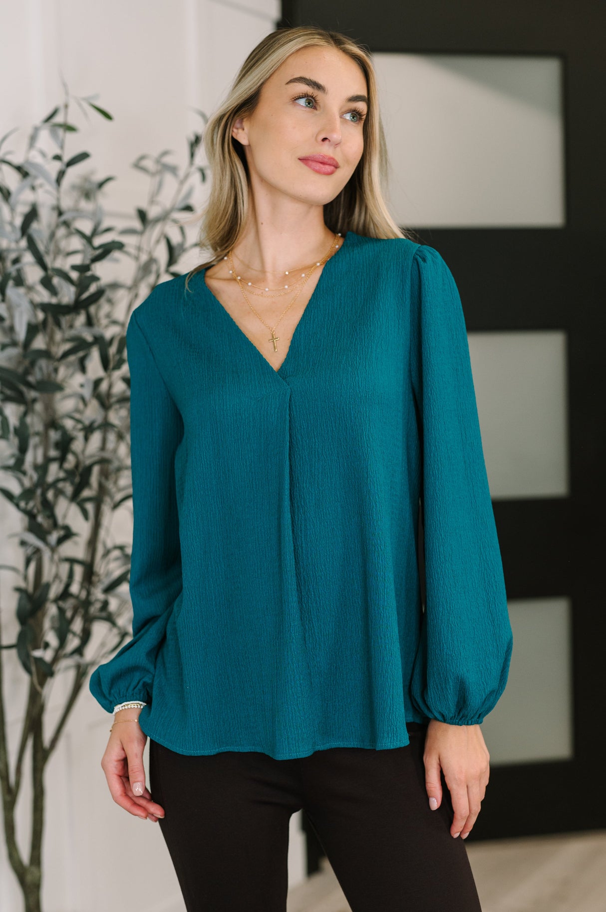 Blusa de manga globo con cuello en V, ideal para ir del trabajo a la cena