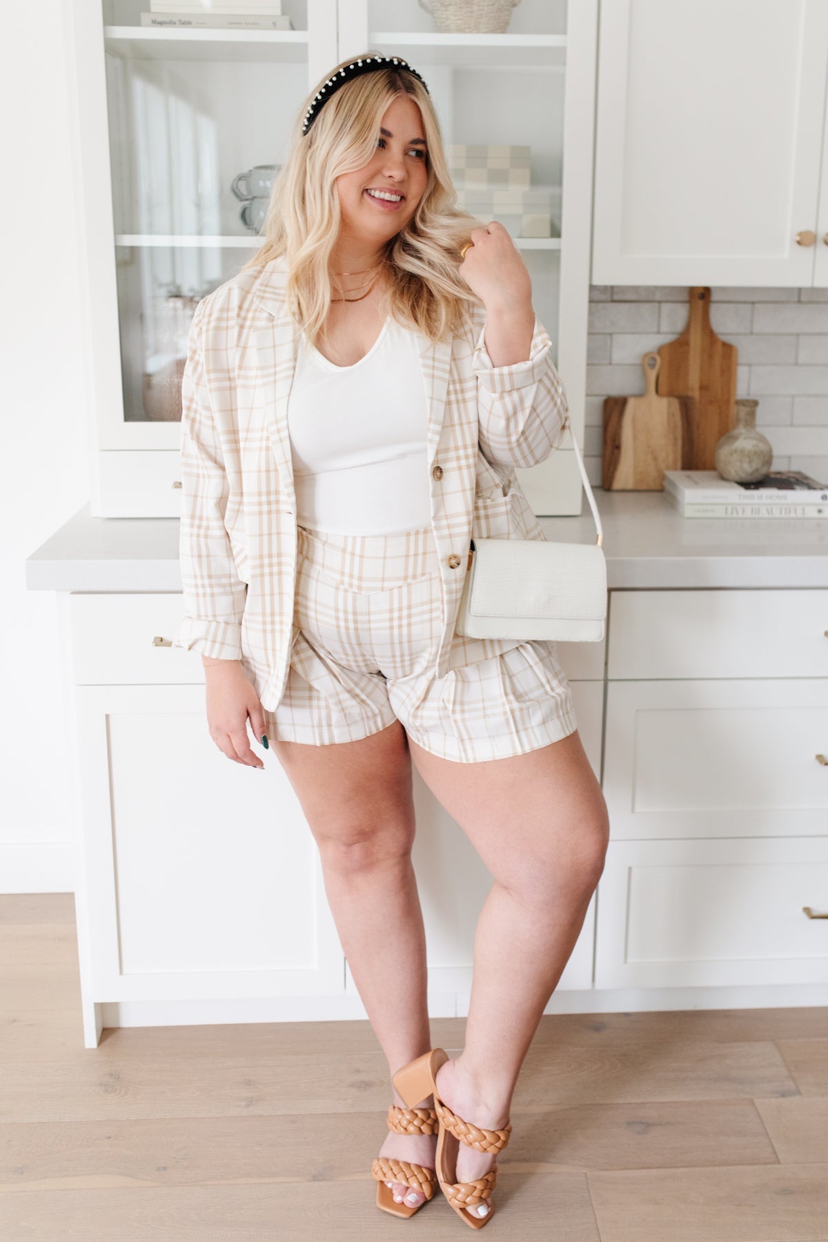 Vestido con pantalones cortos a cuadros