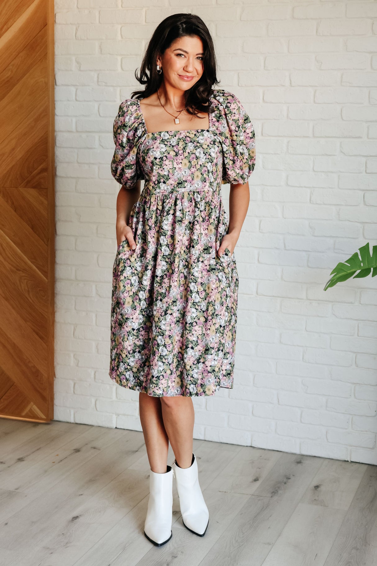 Vestido floral de excelencia sin esfuerzo