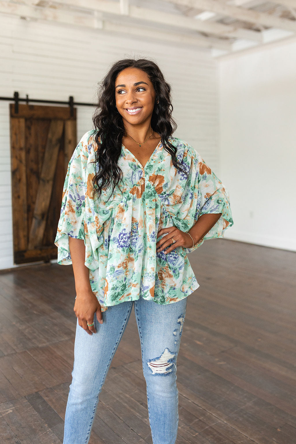 Top peplum drapeado floral Fabled en color marfil