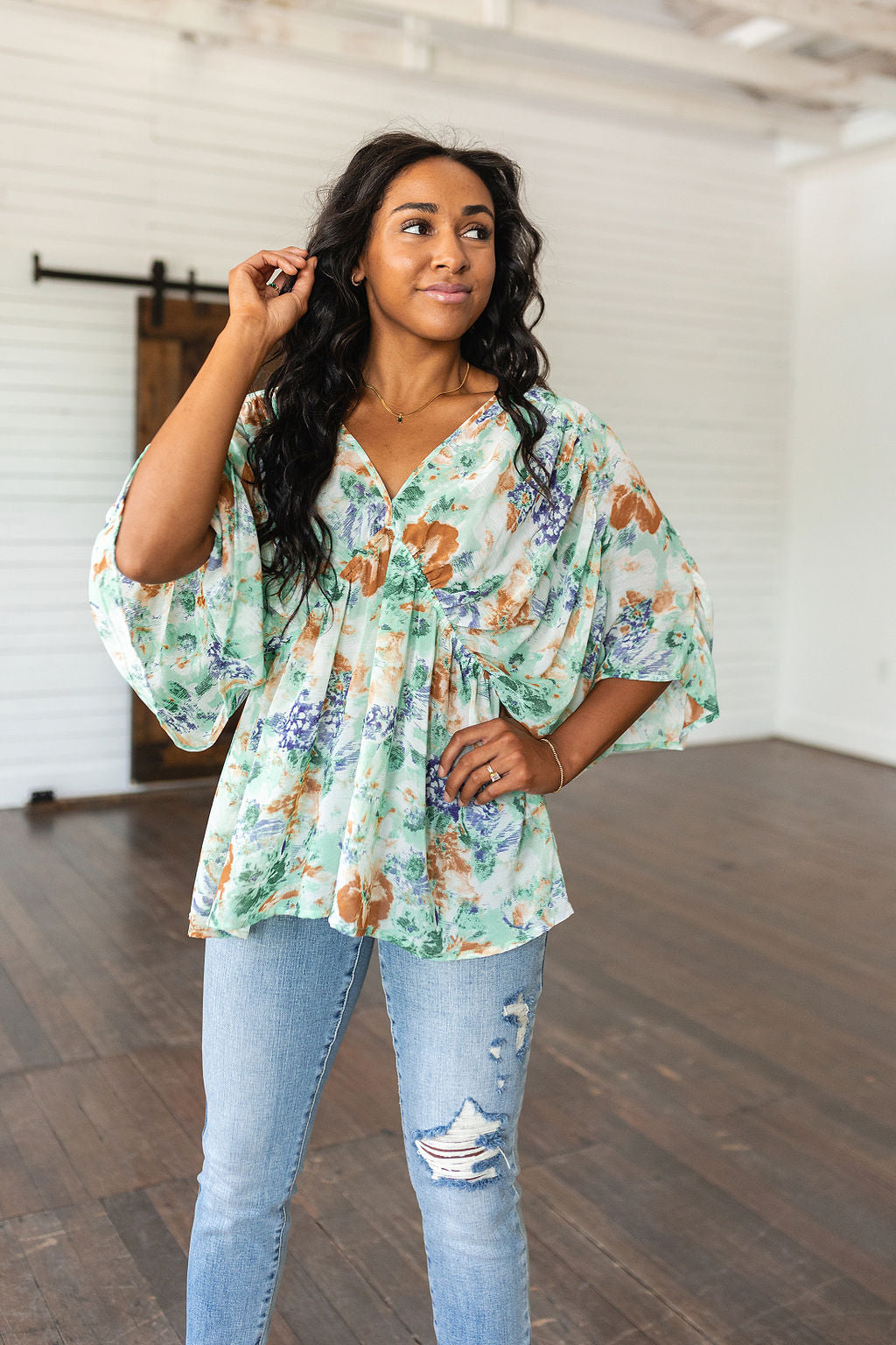 Top peplum drapeado floral Fabled en color marfil