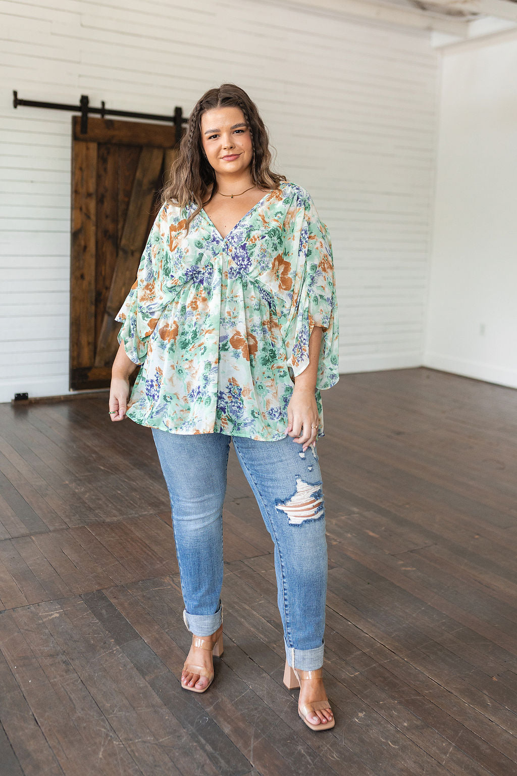 Top peplum drapeado floral Fabled en color marfil
