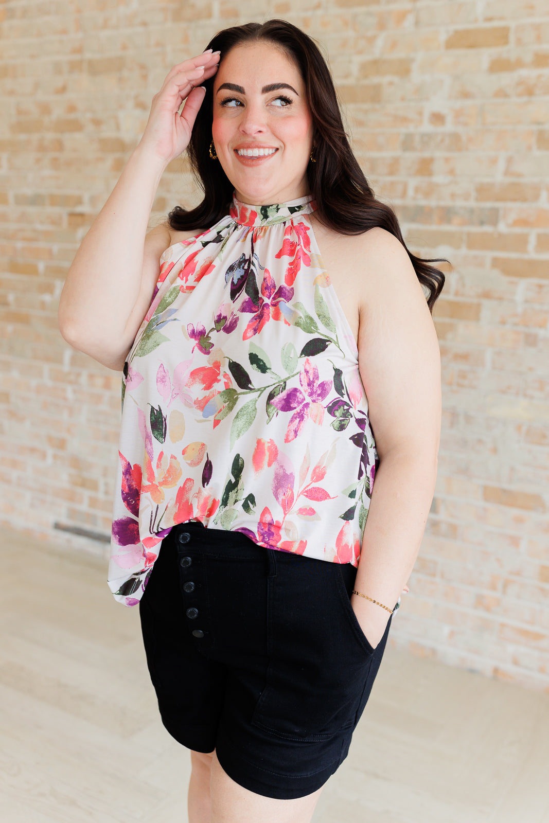 Blusa halter floral con sensación encantadora