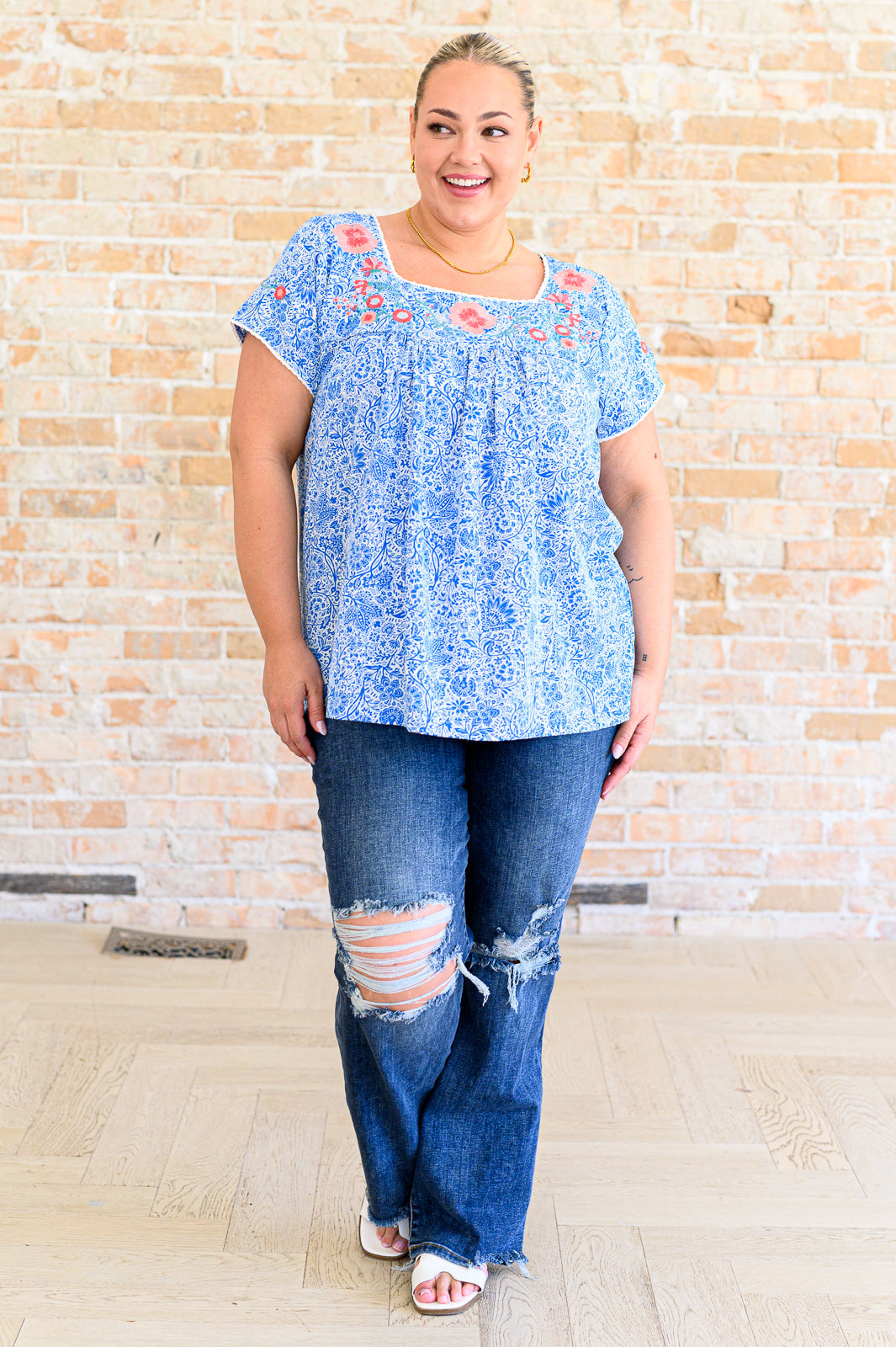 Blusa Floral Goals en color azul real