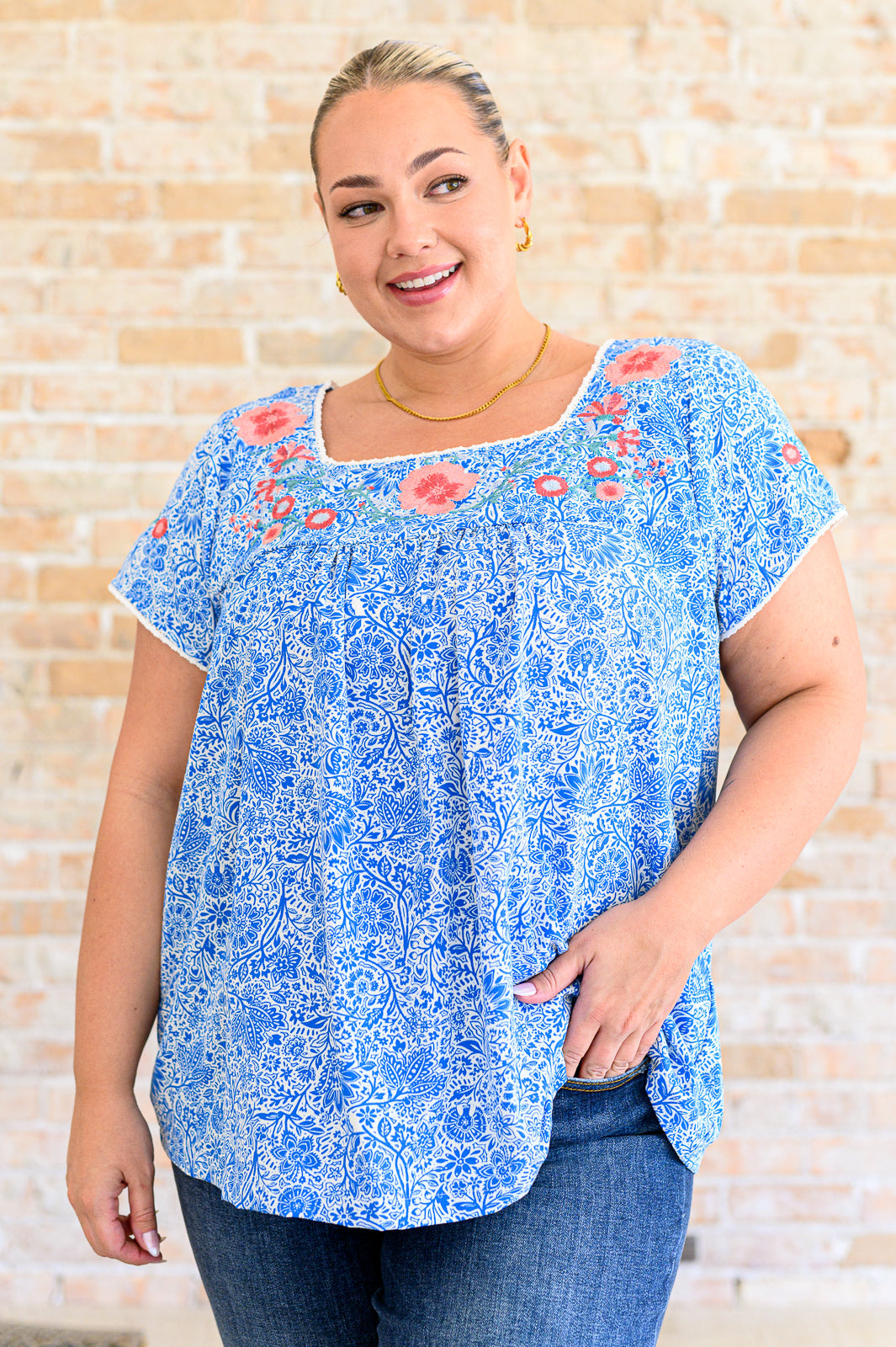 Blusa Floral Goals en color azul real