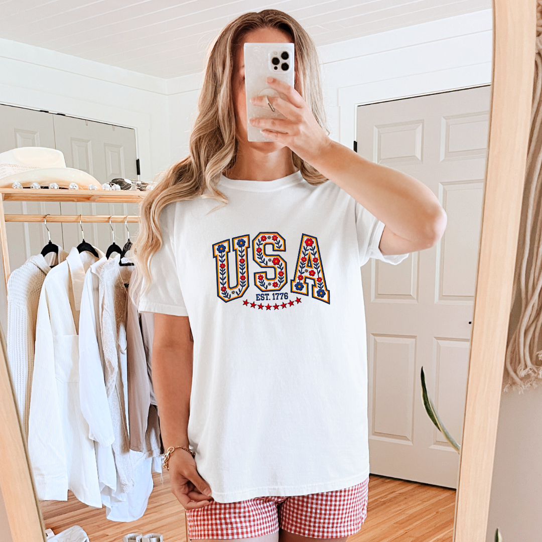 Camiseta gráfica de Folk Art USA