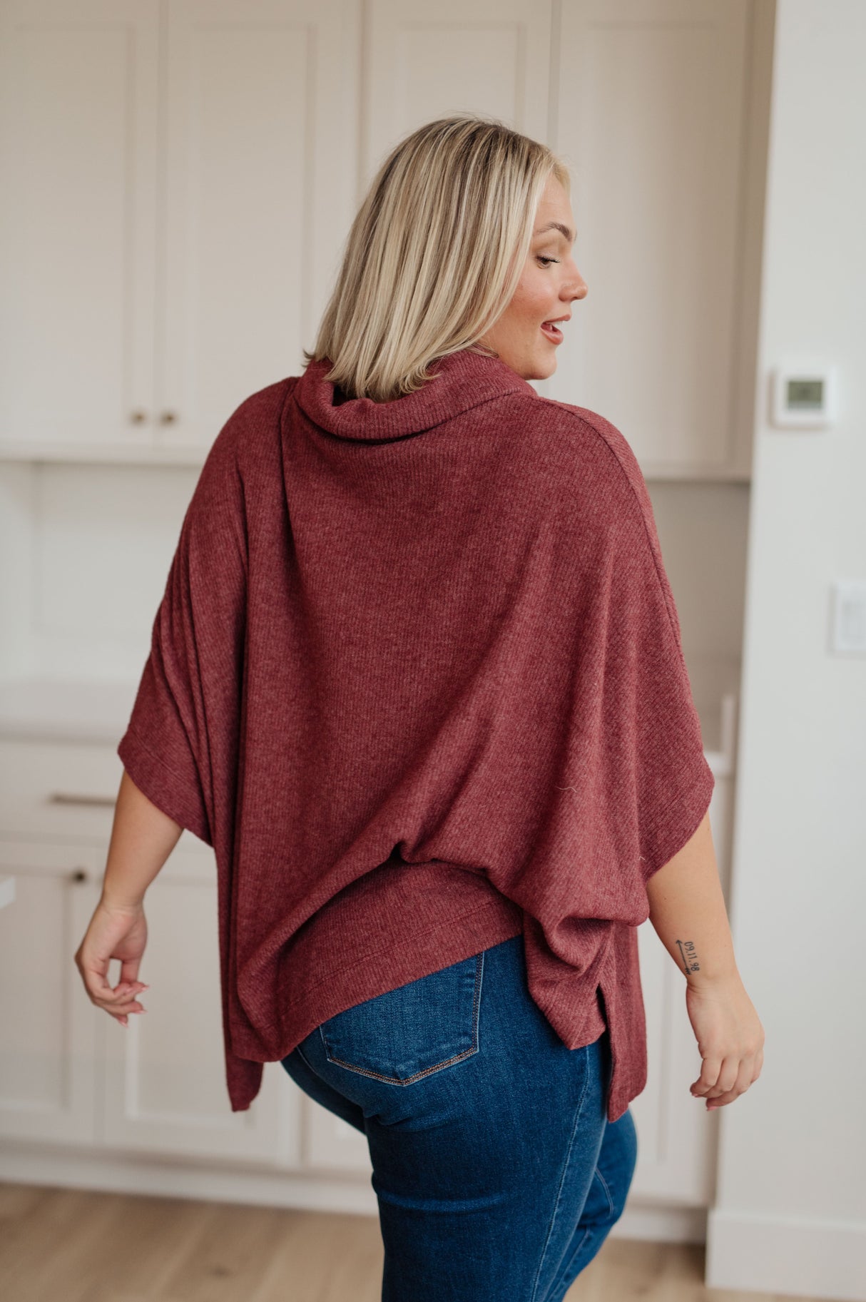 Poncho con cuello vuelto Forgive Me