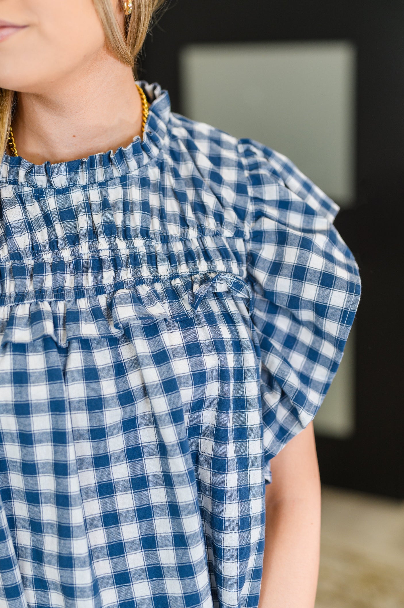 Blusa con mangas onduladas en azul de Garden at Goldenhour