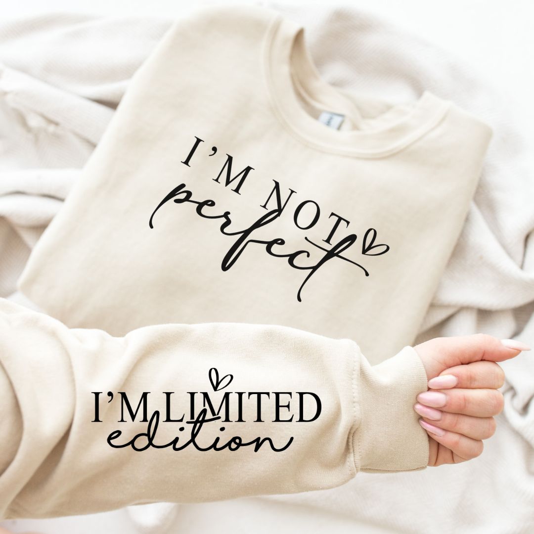 Sudadera gráfica "No soy perfecta" en tres colores
