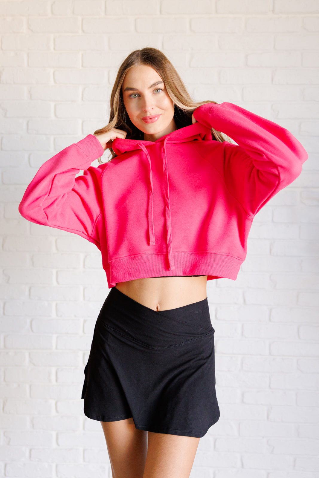 Sudadera con capucha "Me Tuve en la Primera Mitad" en color Rosa Flamenco