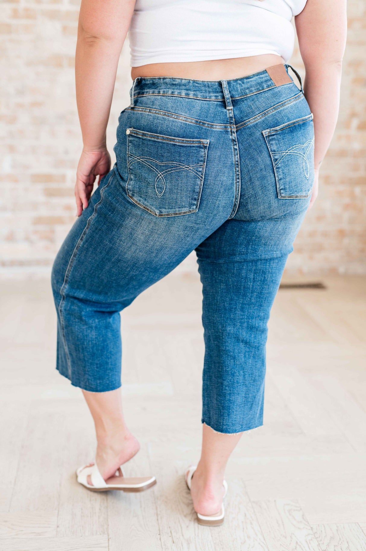 Hayes High Rise Wide Leg Crop Jeans - Liarian Unlimited Boutique