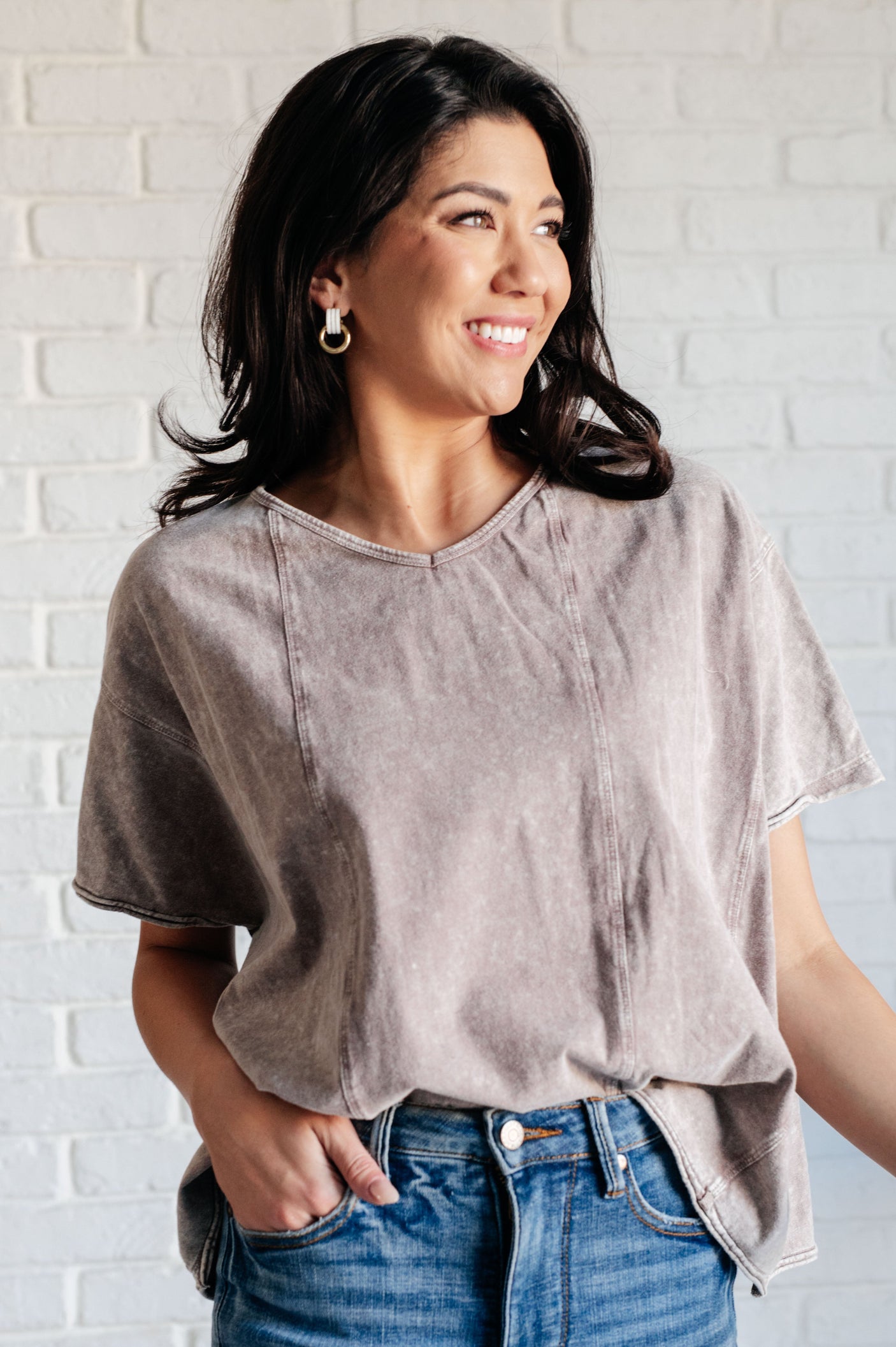 Aquí para la camiseta empalmada con lavado mineral Vibes