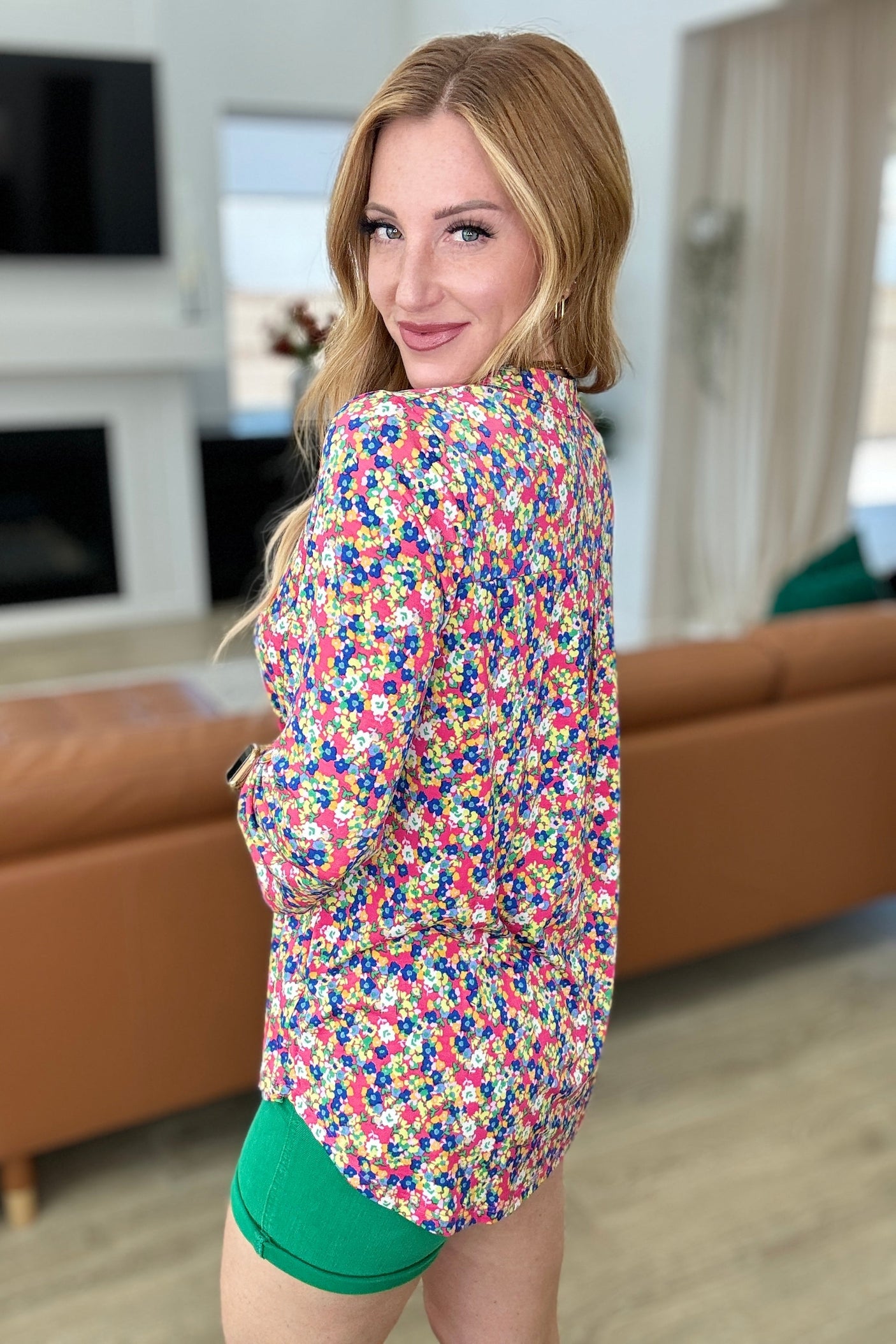 Lizzy Top in Coral Ditsy Floral - Liarian Unlimited Boutique