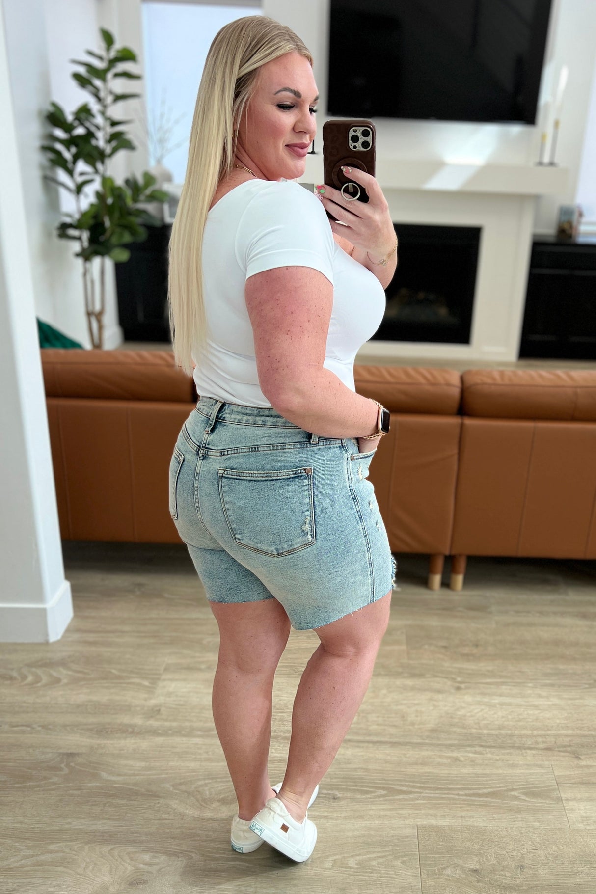 Shorts boyfriend desgastados con lavado mineral y tiro alto Cindy