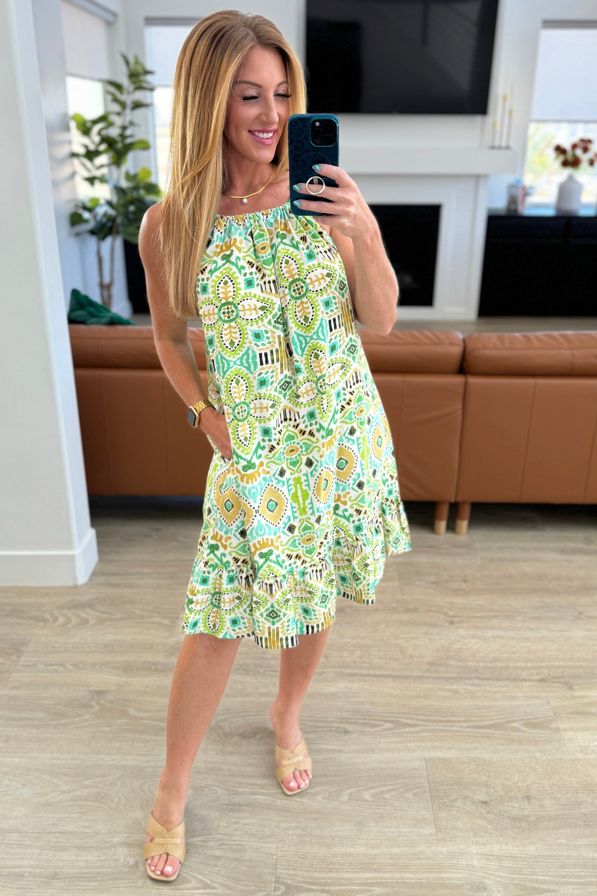 Vestido de tirantes color lima As You Walk On By
