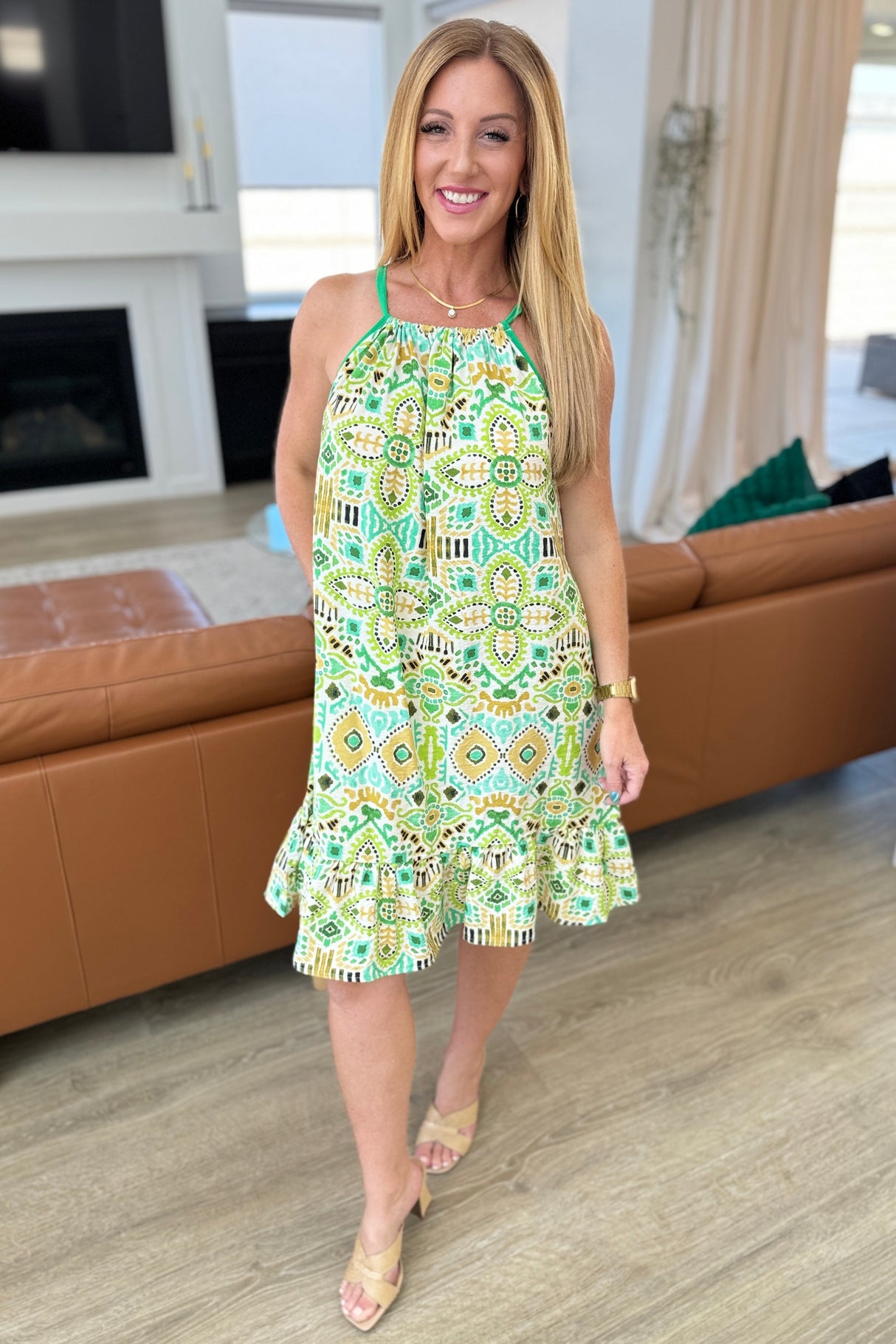 Vestido de tirantes color lima As You Walk On By