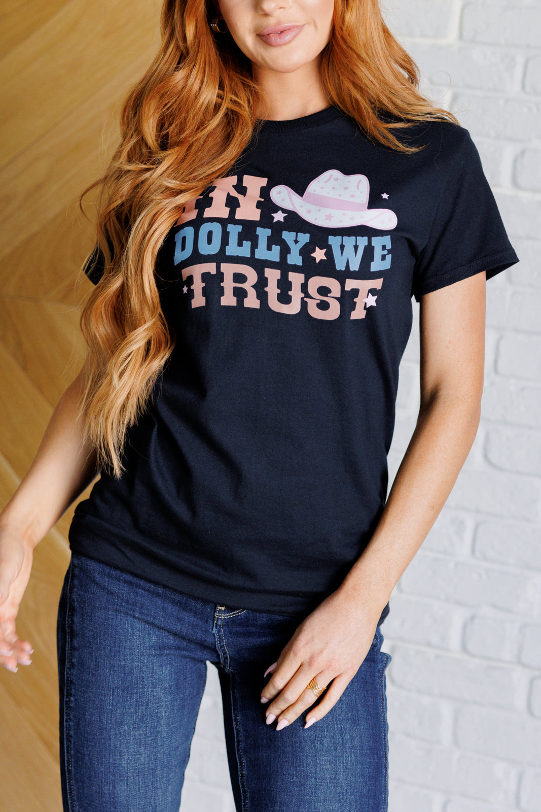Camiseta gráfica "En Dolly confiamos"