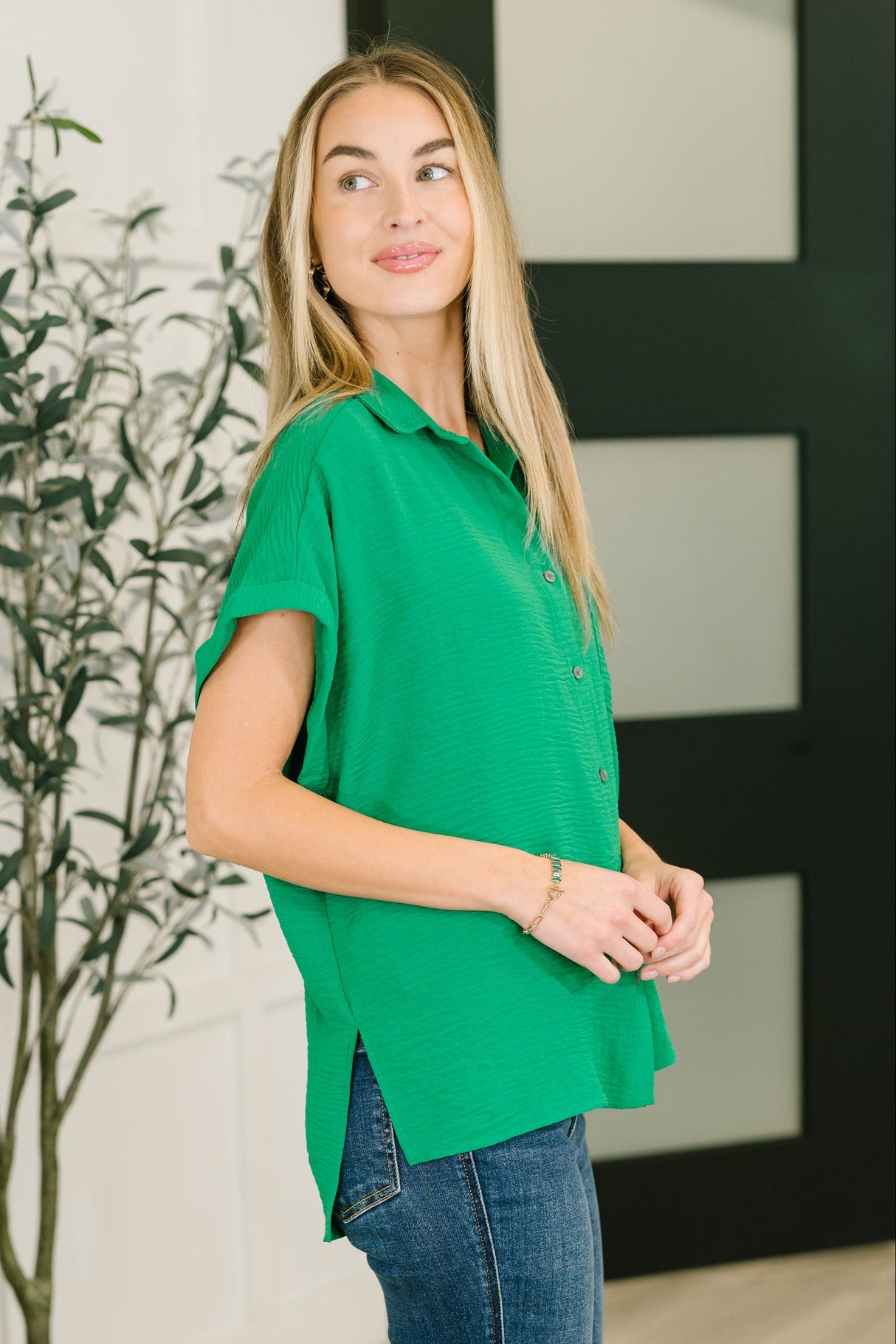 Camisa con botones y cuello Keep Up en verde