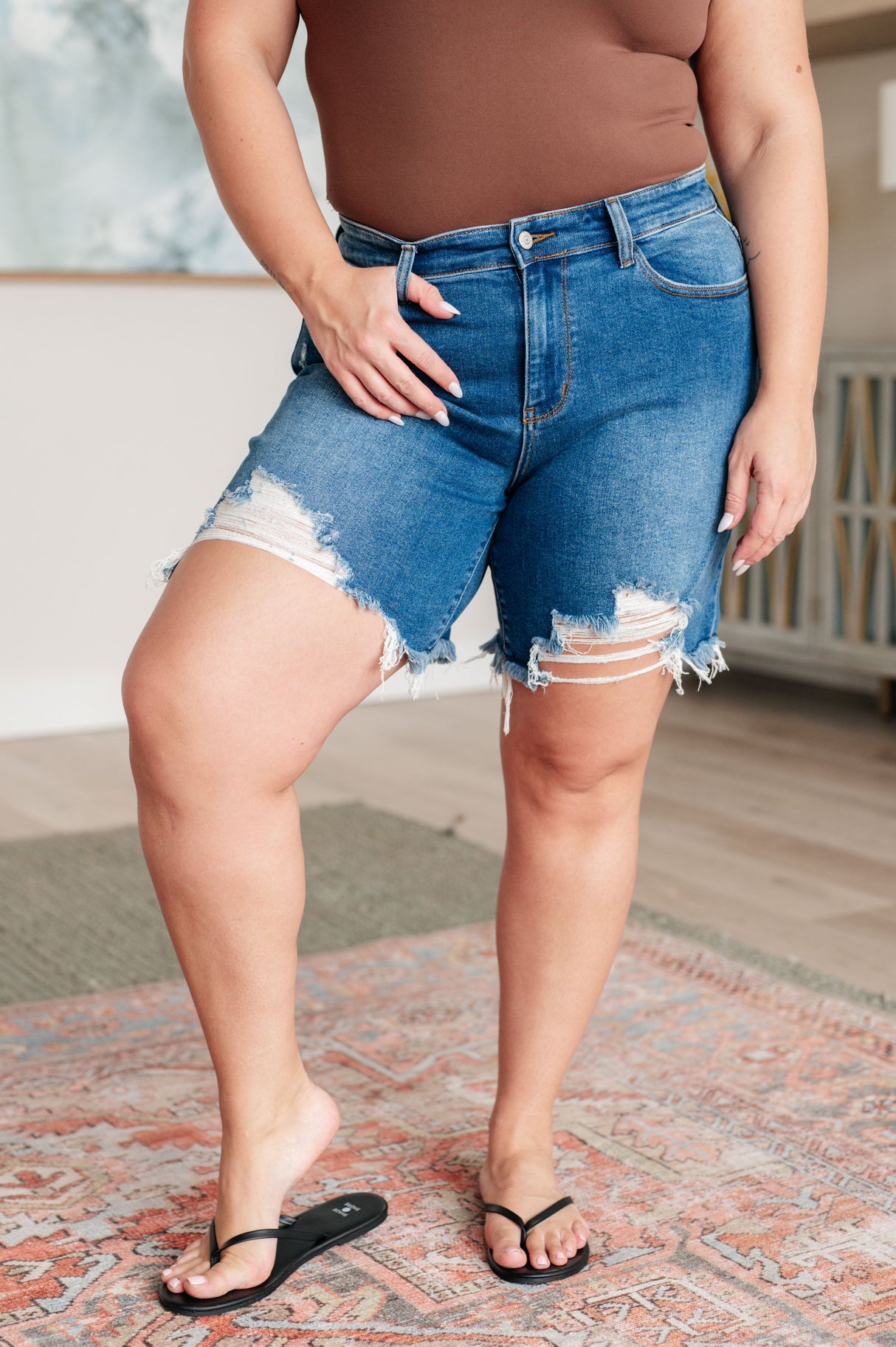 Pantalones cortos desgastados de tiro medio Kelsey