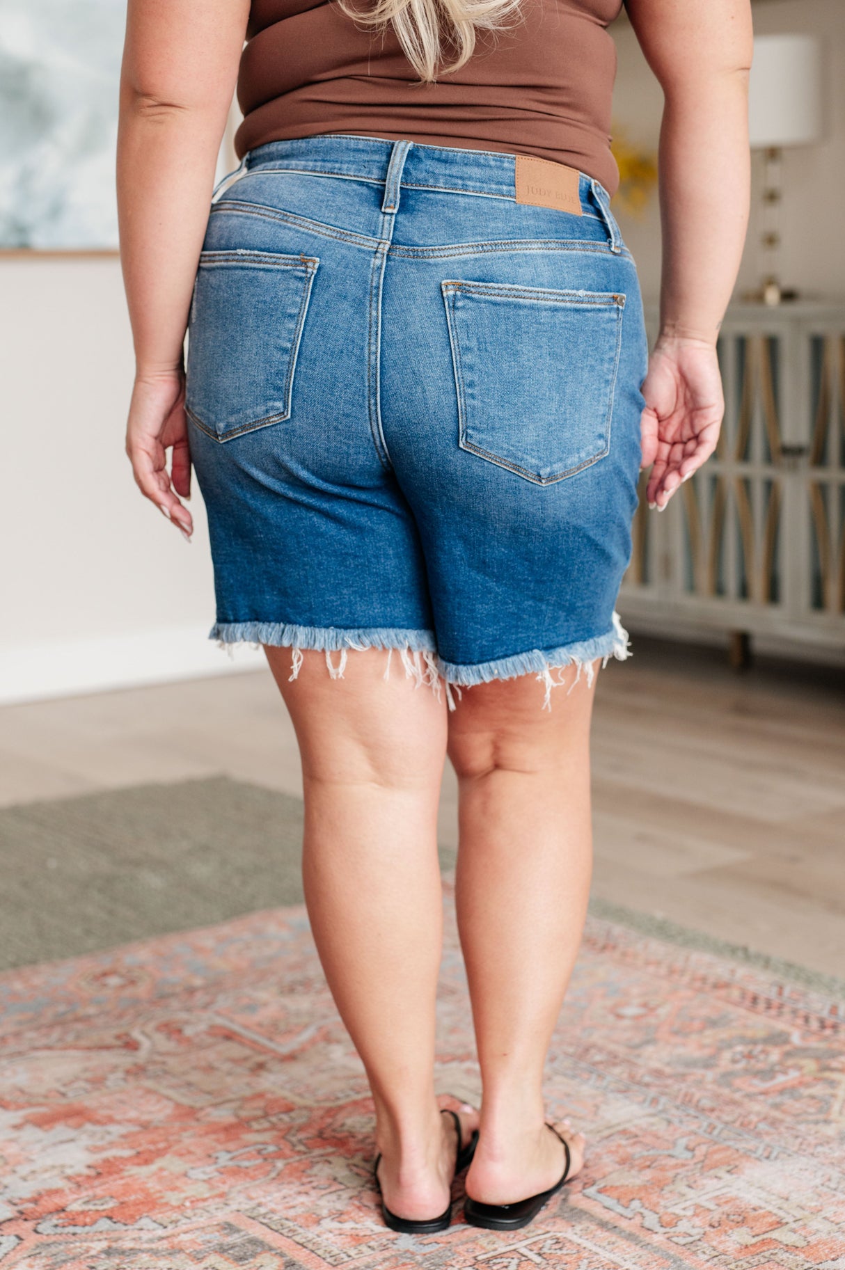 Pantalones cortos desgastados de tiro medio Kelsey
