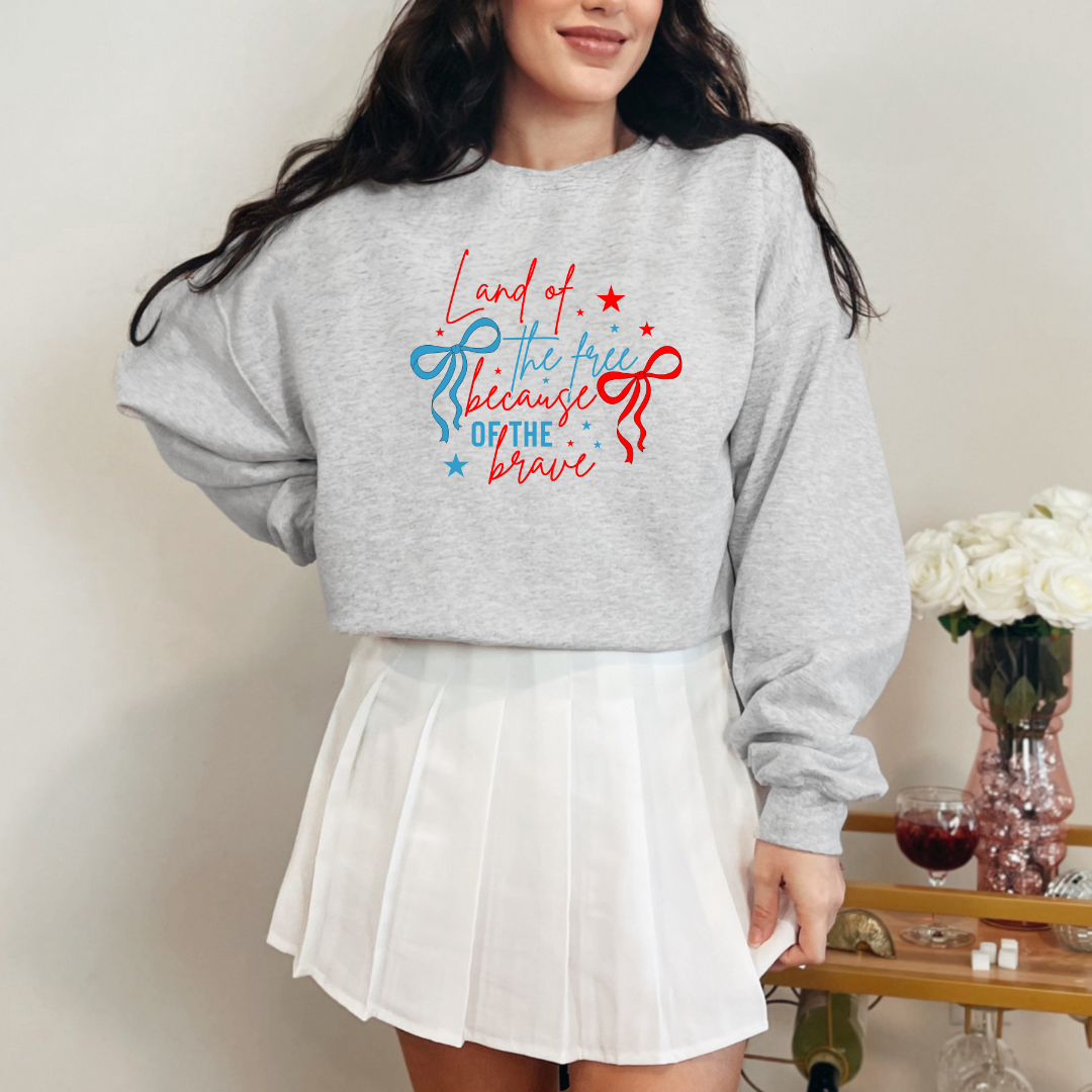 Sudadera gráfica "Tierra de la libertad, gracias a los valientes"