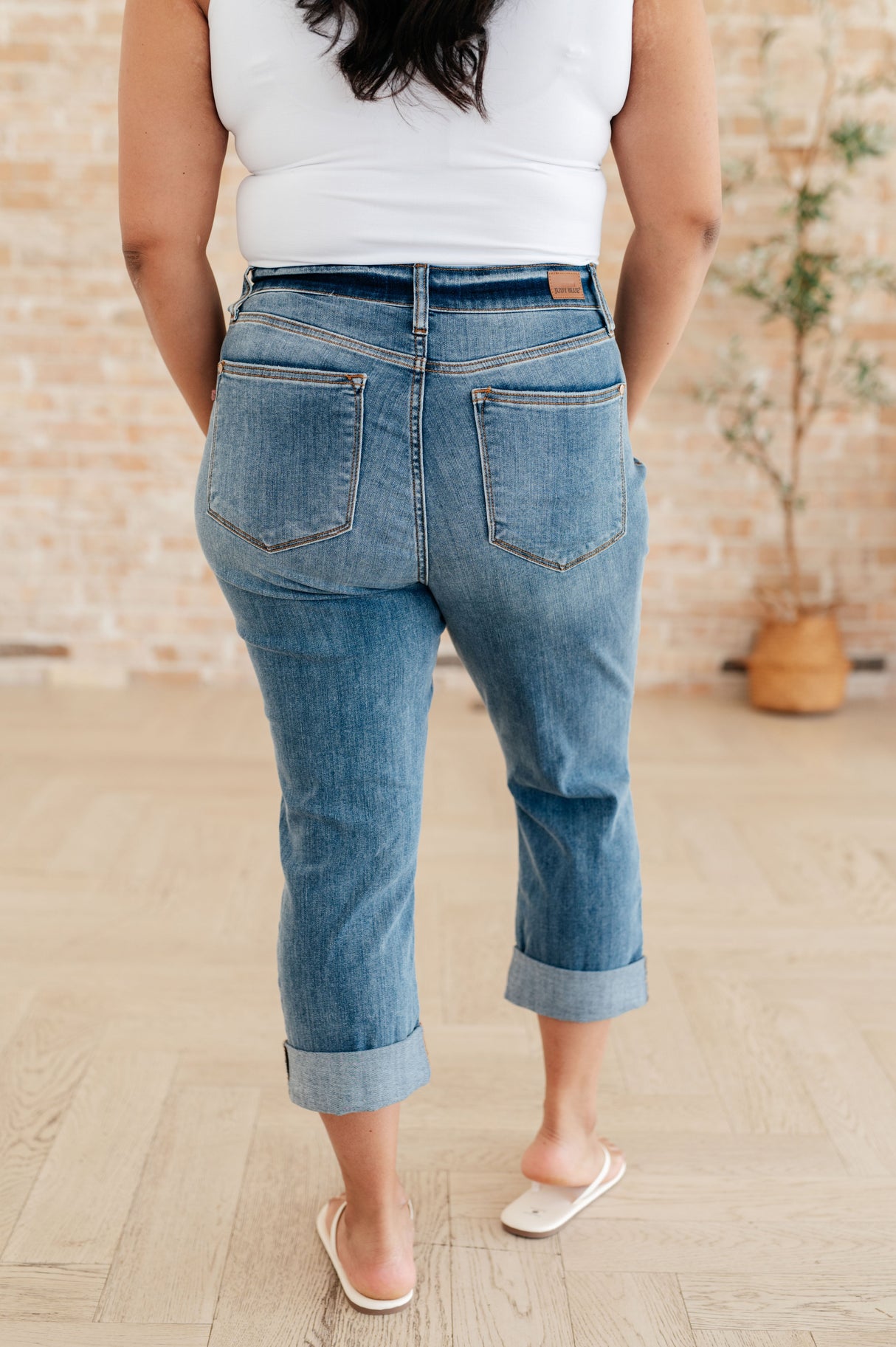 Laura Mid Rise Cuffed Skinny Capri Jeans - Liarian Unlimited Boutique