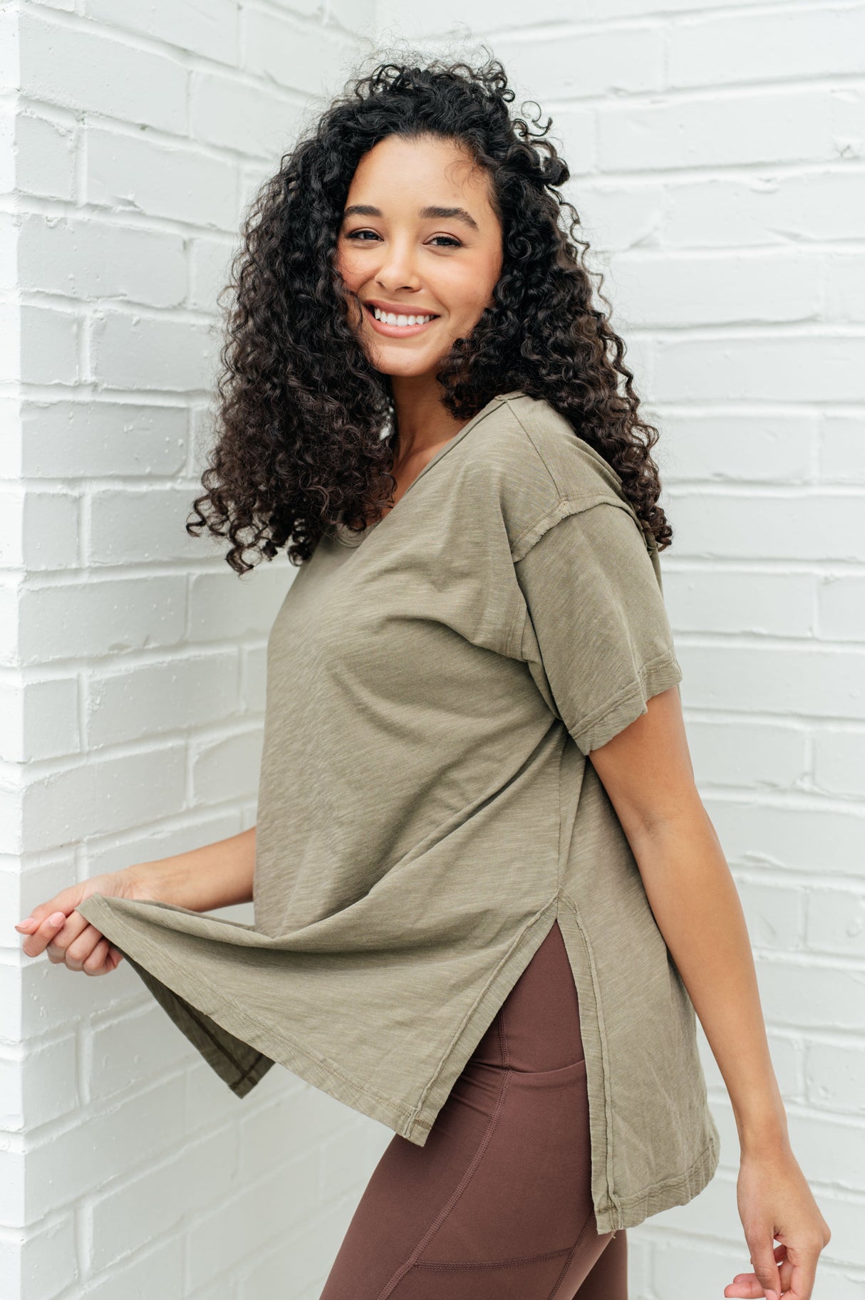 Camiseta relajada Let Me Live en color militar
