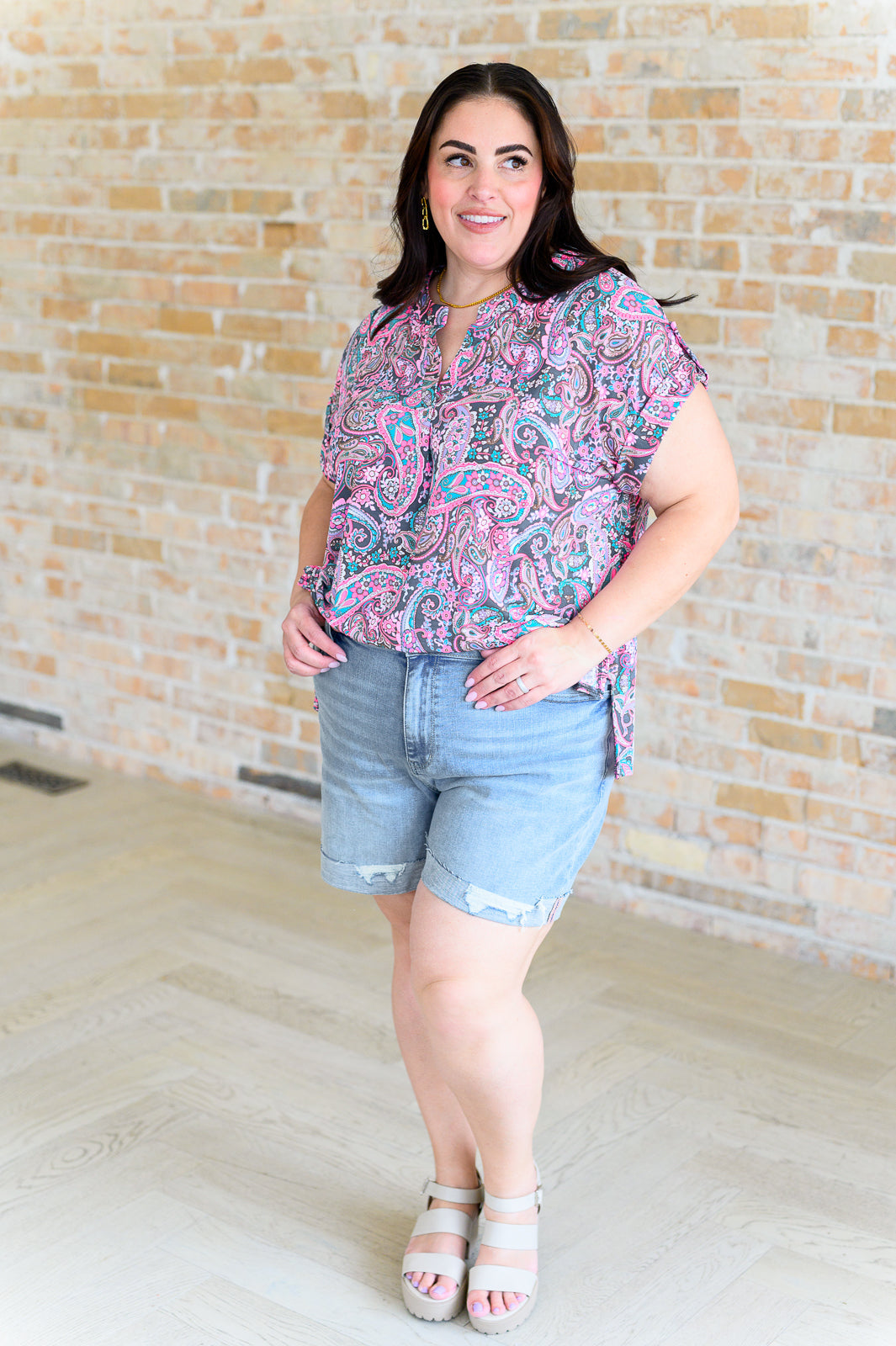Blusa de manga corta Lizzy en color carbón y cachemir rosa