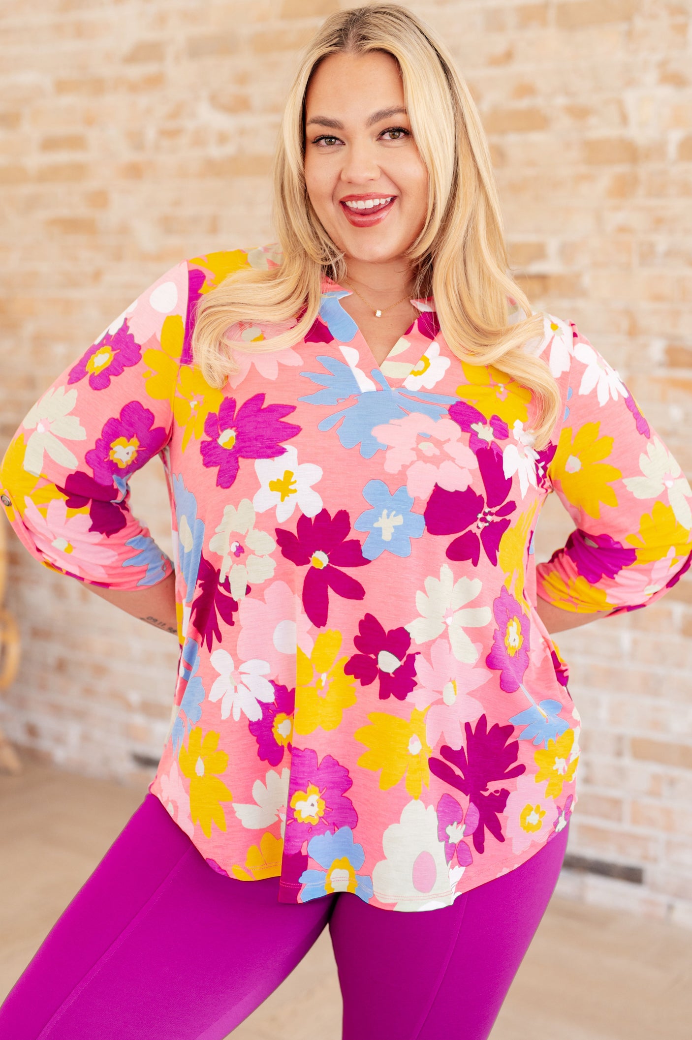 Lizzy Top con estampado floral en coral y magenta