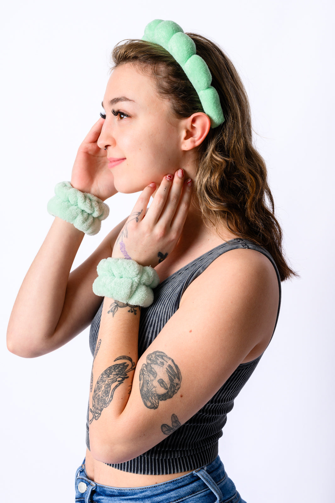 Conjunto de diadema y pulsera Lost in the Moment en verde